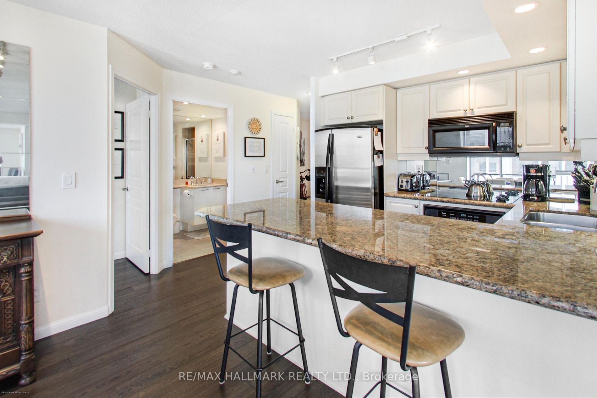 140 Simcoe St, #Ph09