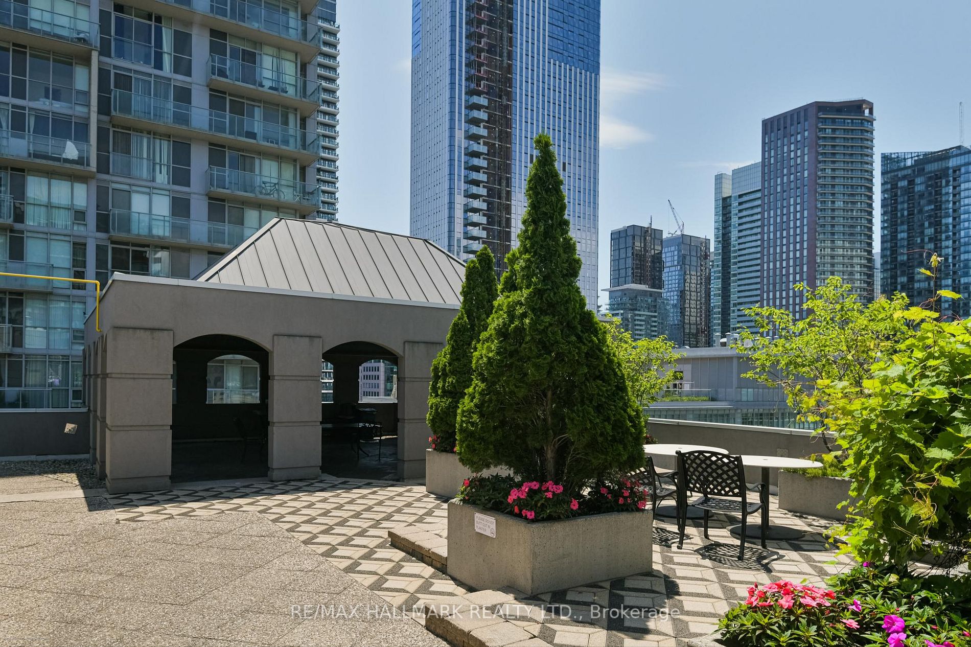 140 Simcoe St, #Ph09