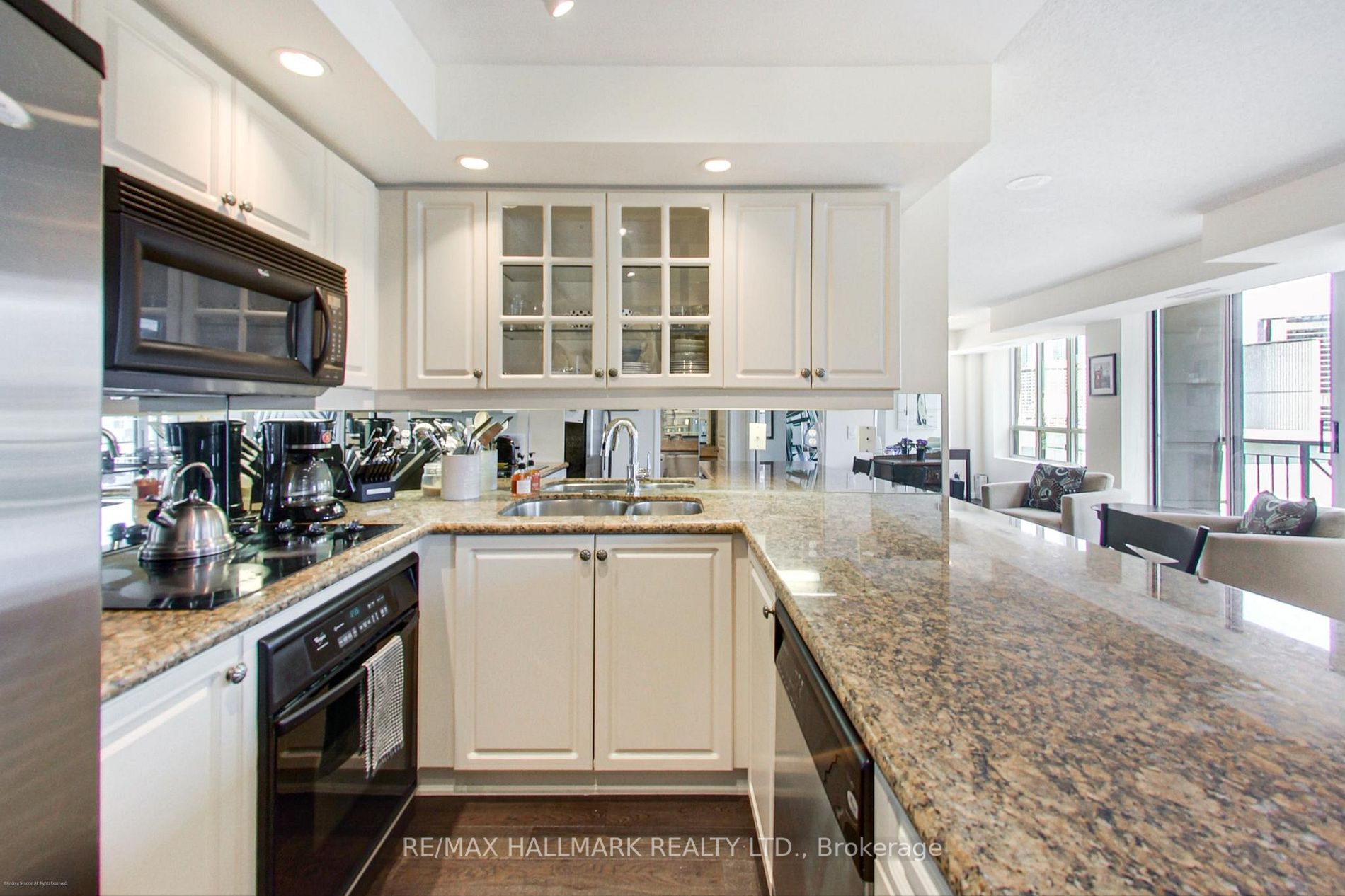 140 Simcoe St, #Ph09