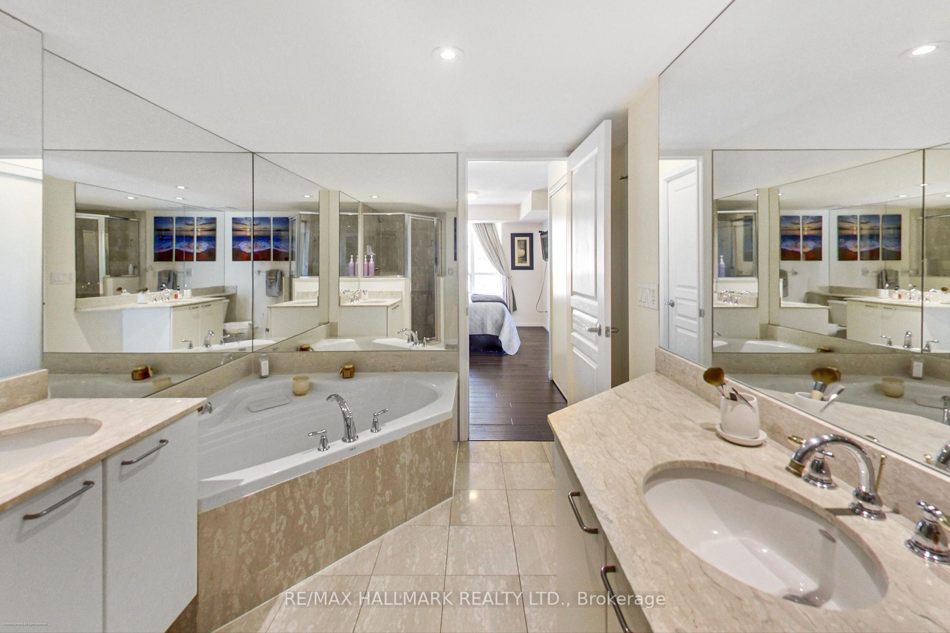 140 Simcoe St, #Ph09