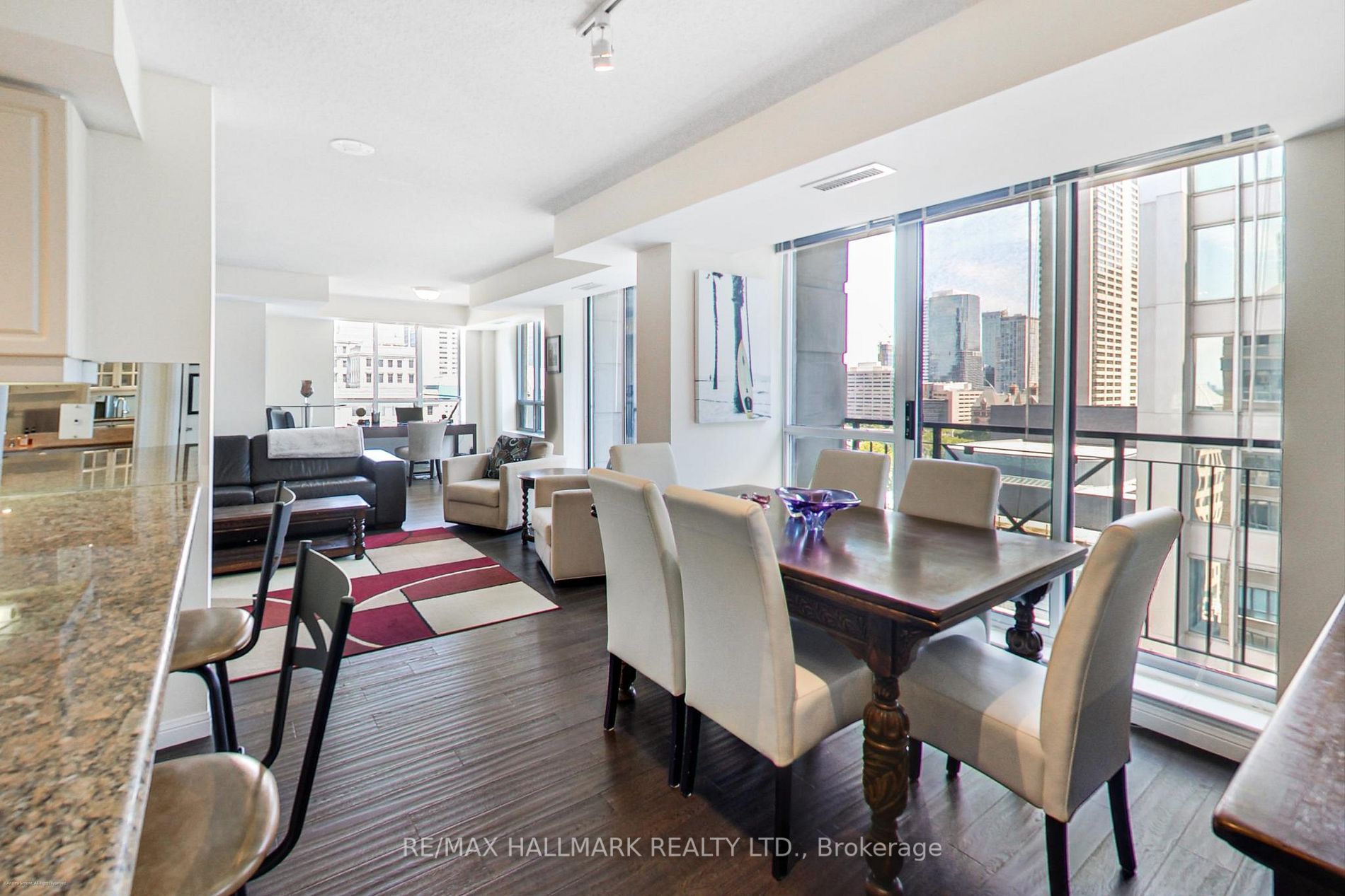 140 Simcoe St, #Ph09