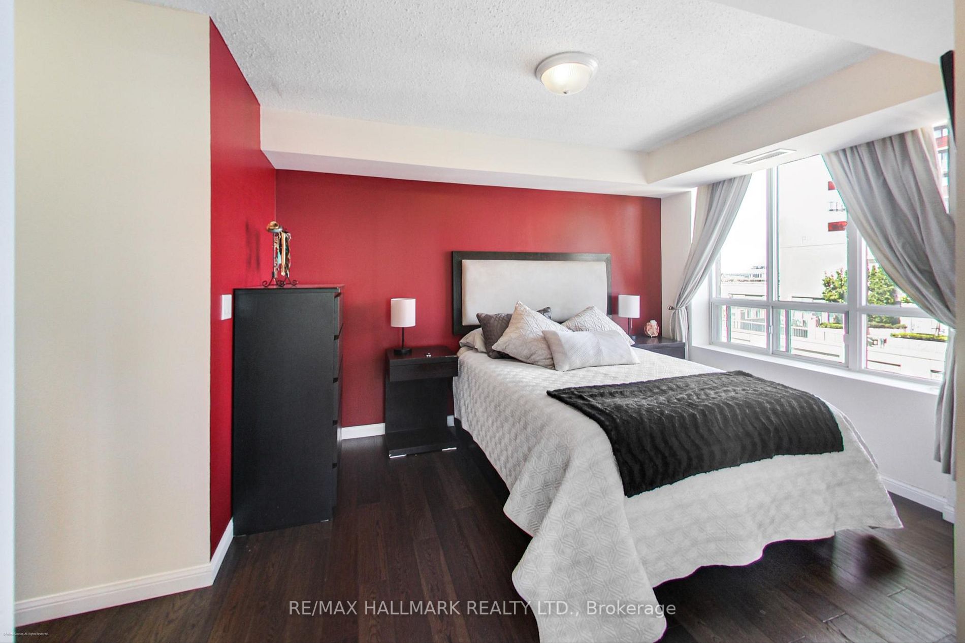 140 Simcoe St, #Ph09