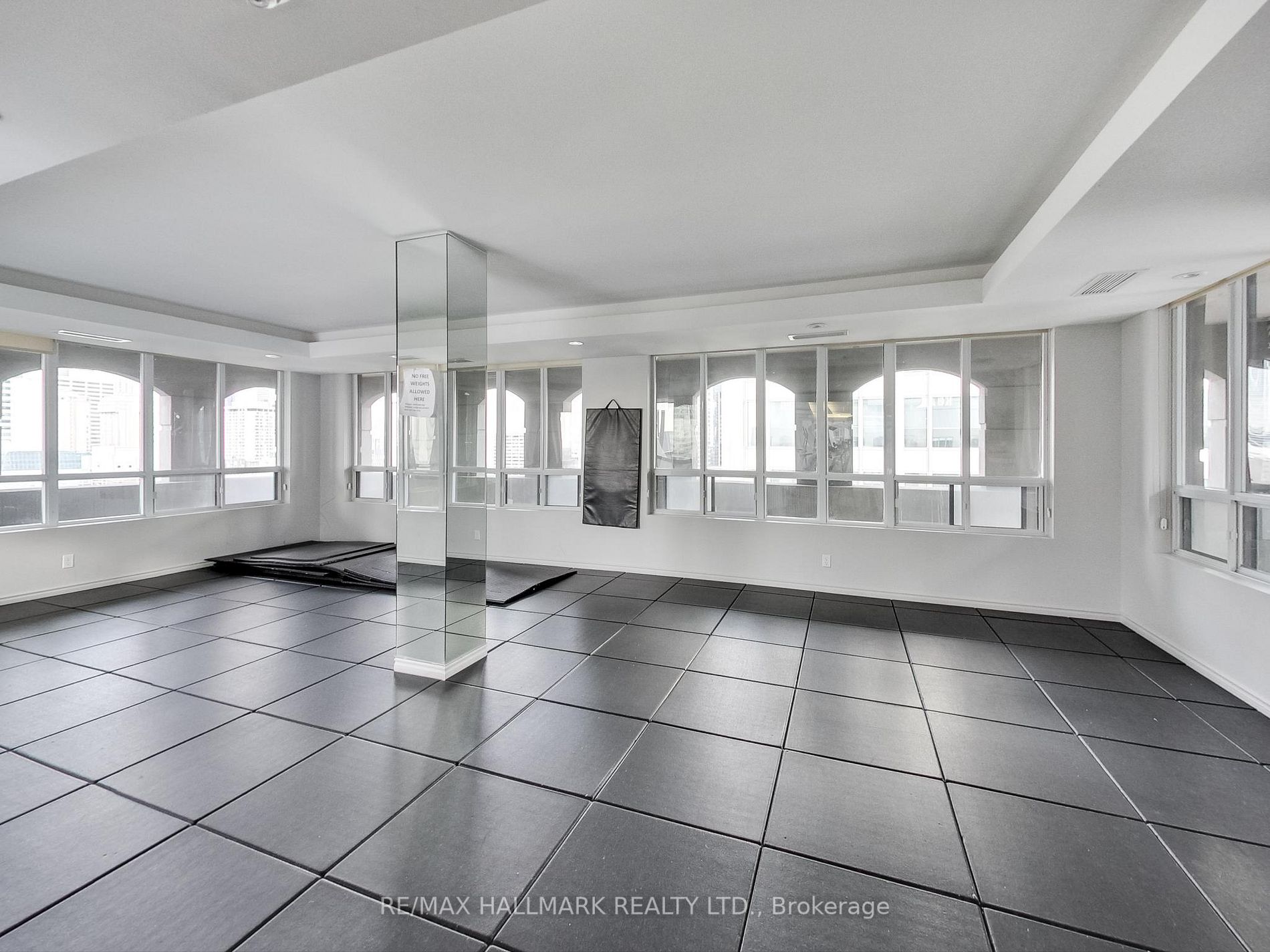 140 Simcoe St, #Ph09