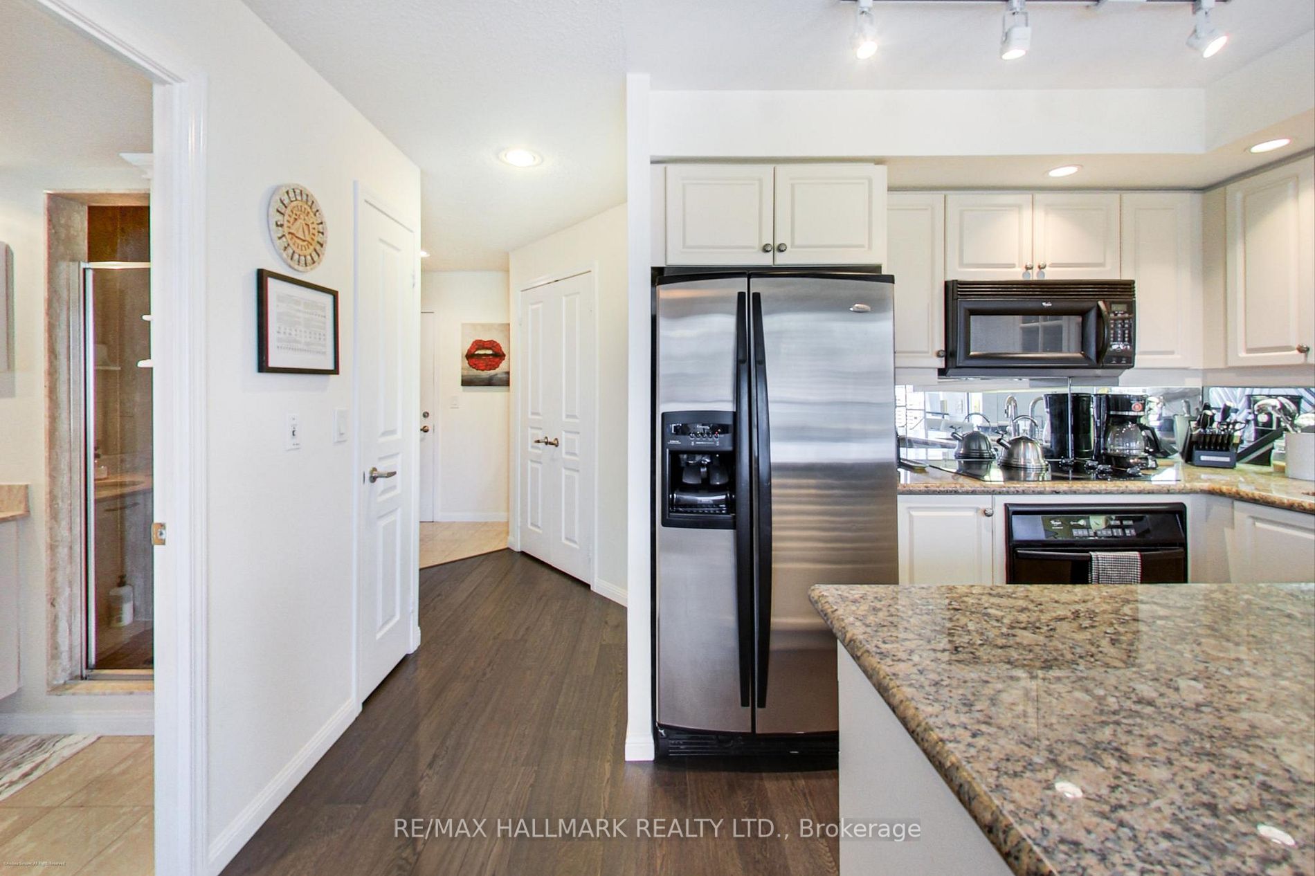 140 Simcoe St, #Ph09