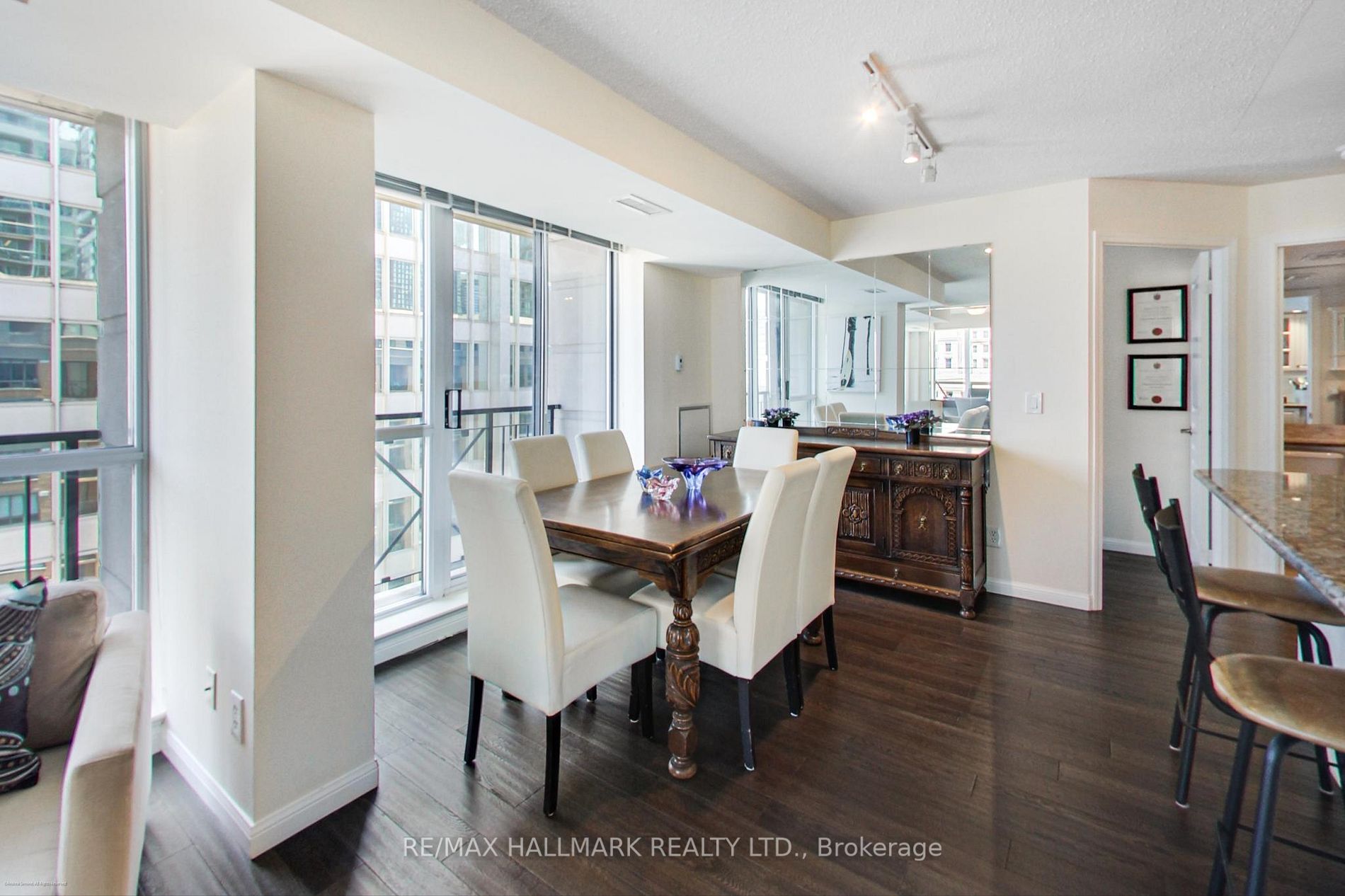 140 Simcoe St, #Ph09