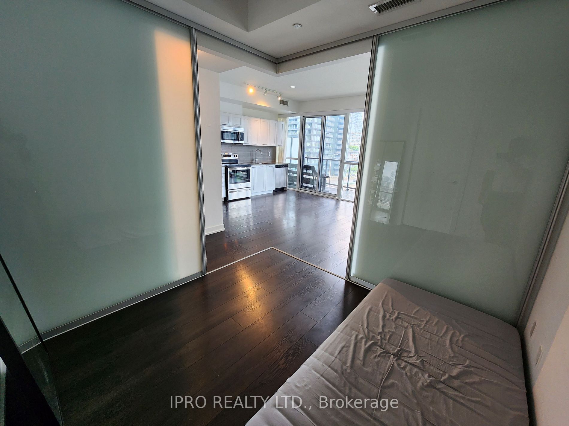 20 Bruyeres Mews #910