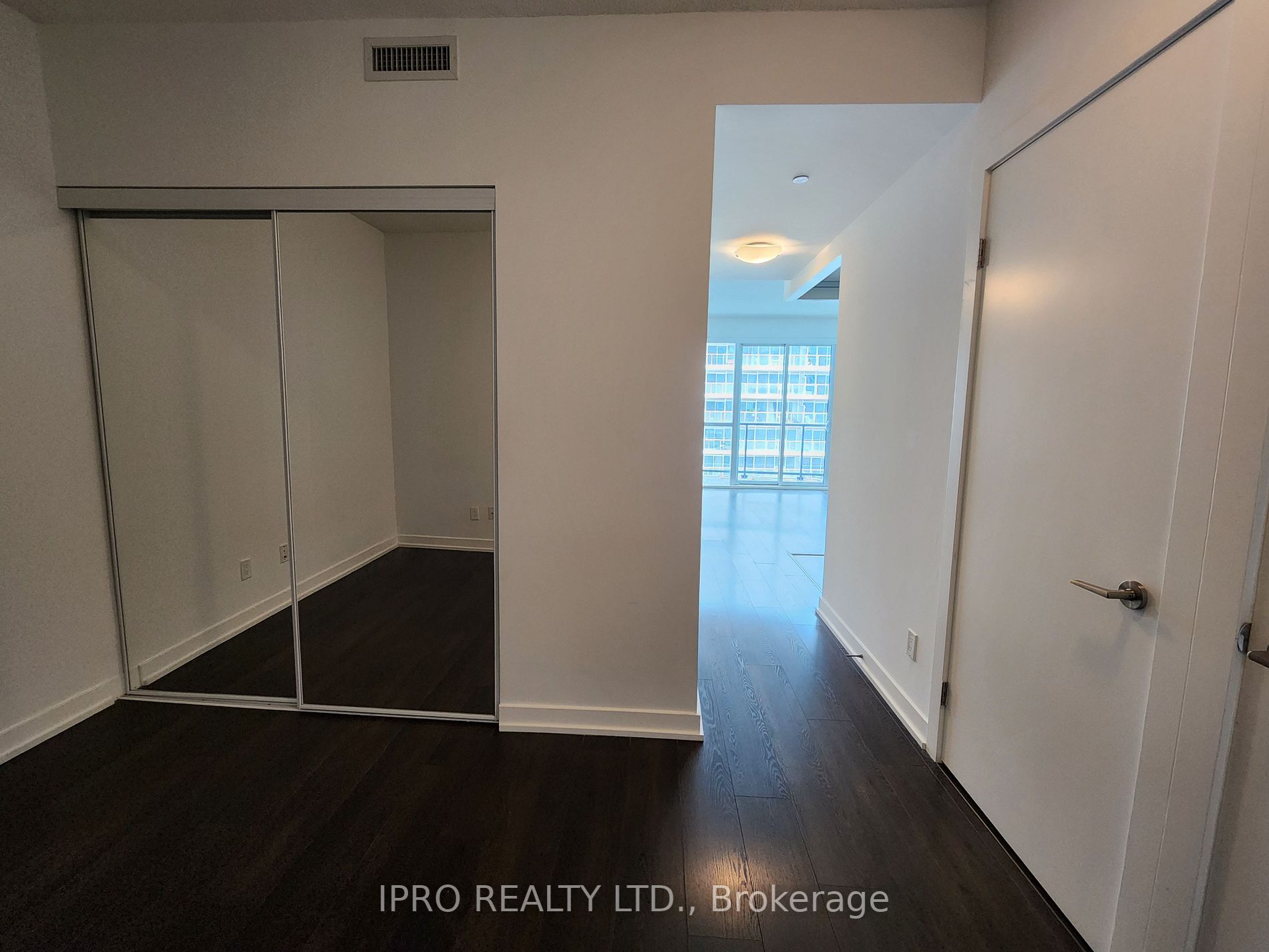 20 Bruyeres Mews #910