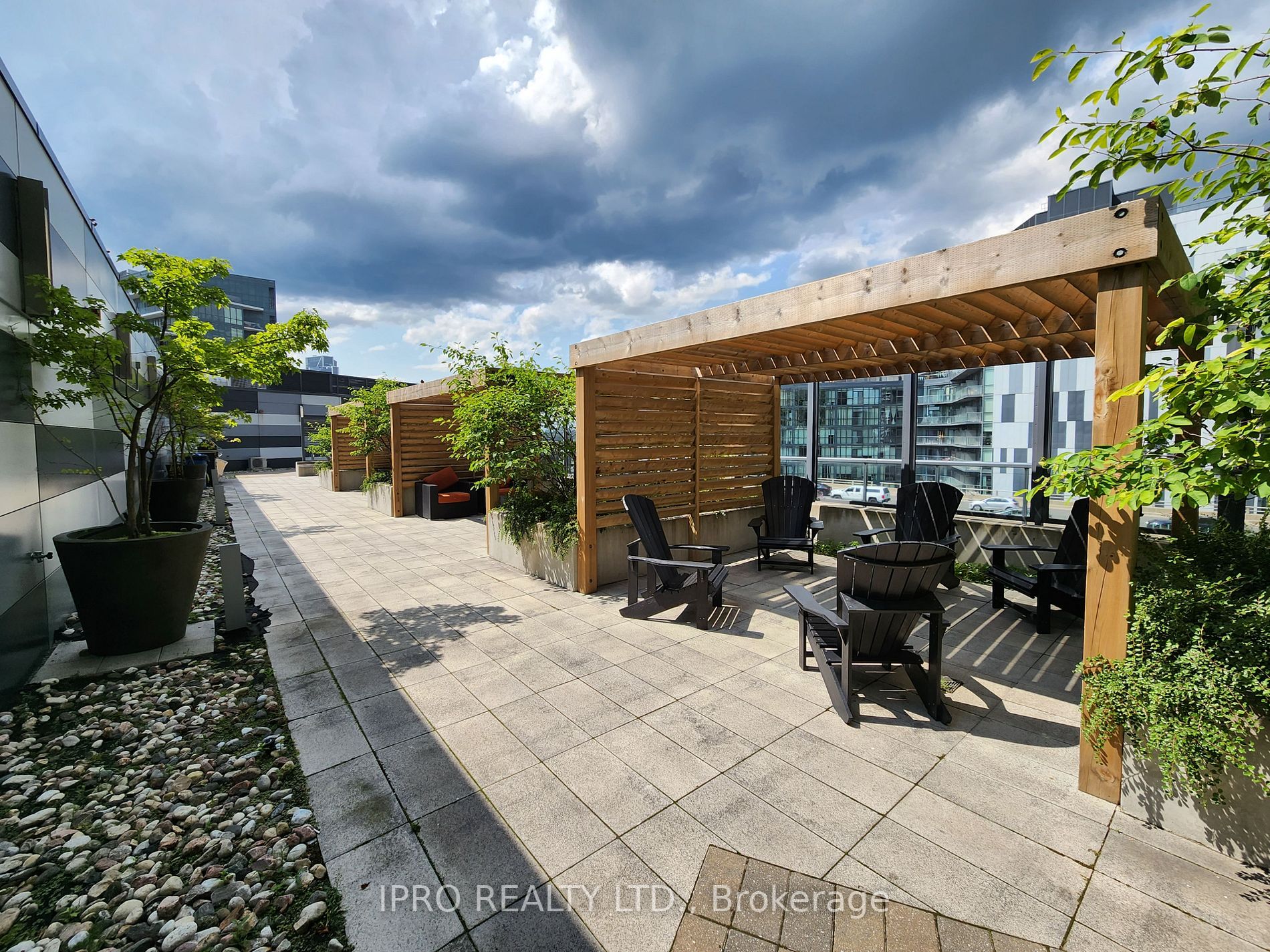 20 Bruyeres Mews #910