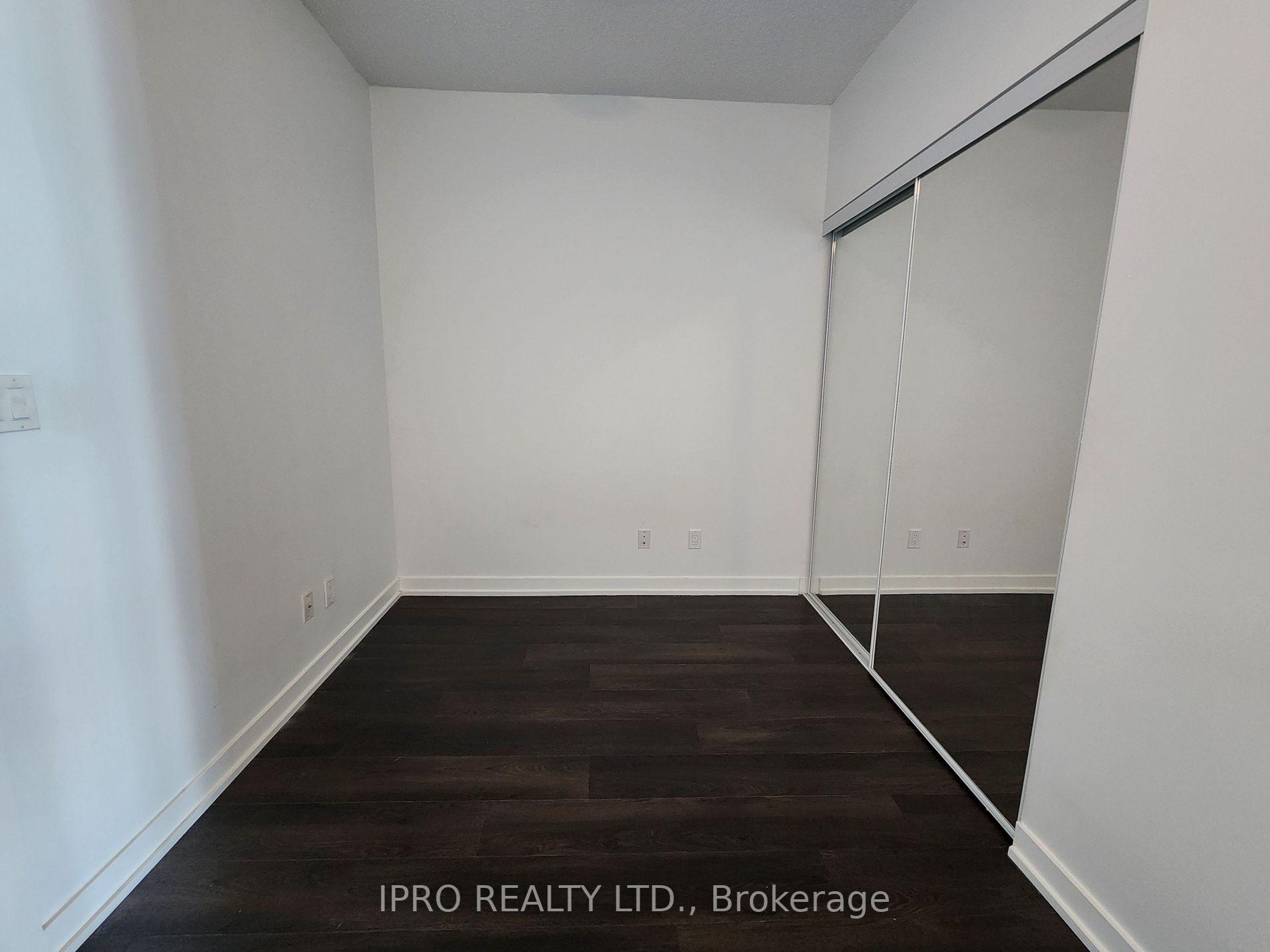 20 Bruyeres Mews #910