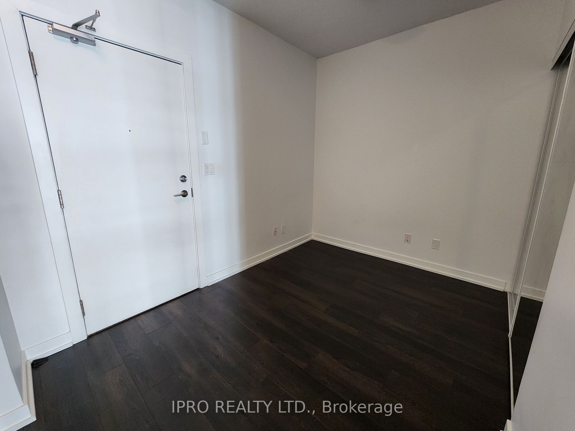 20 Bruyeres Mews #910