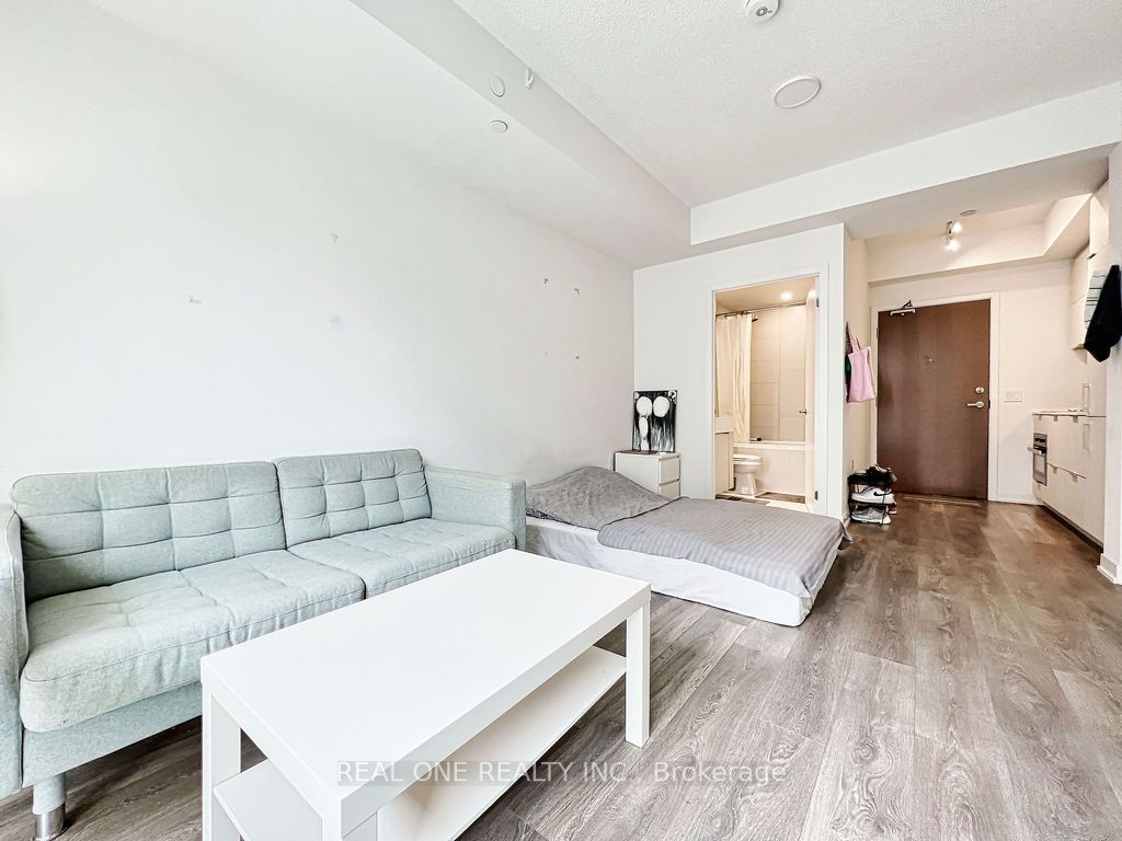 20 Richardson St, #809