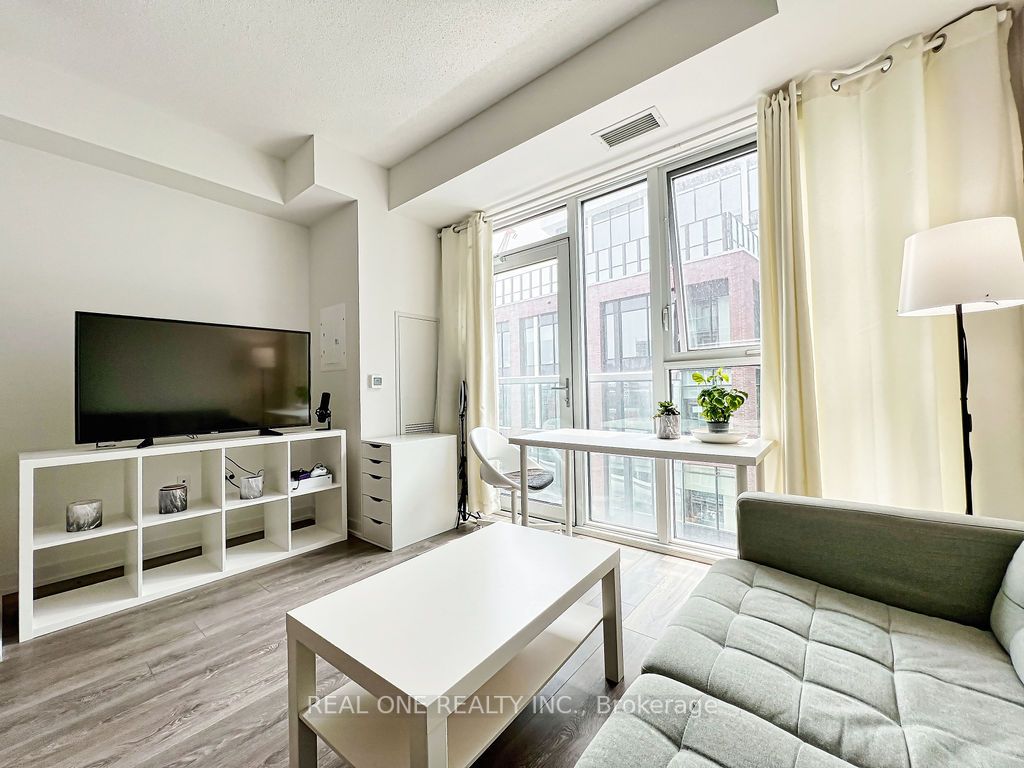 20 Richardson St, #809