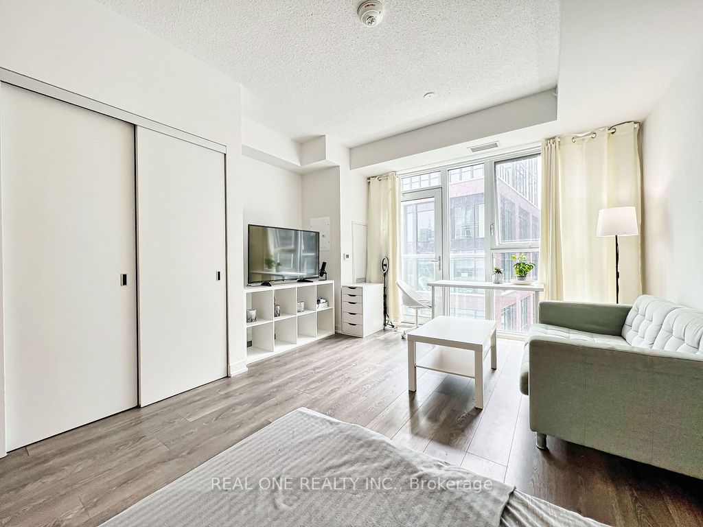 20 Richardson St, #809