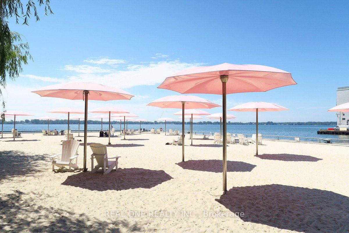 20 Richardson St, #809