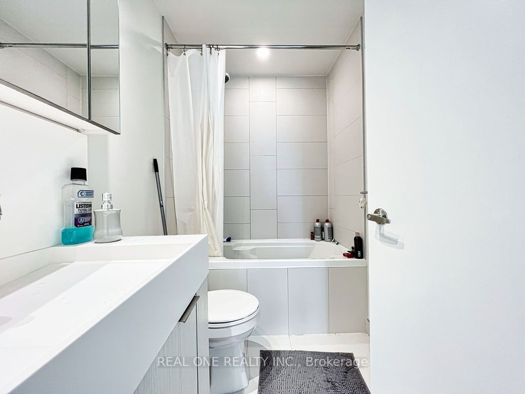 20 Richardson St, #809