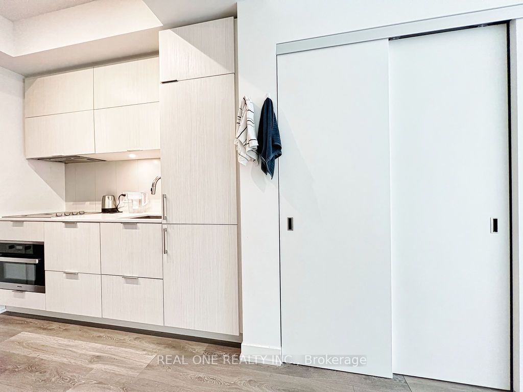 20 Richardson St, #809