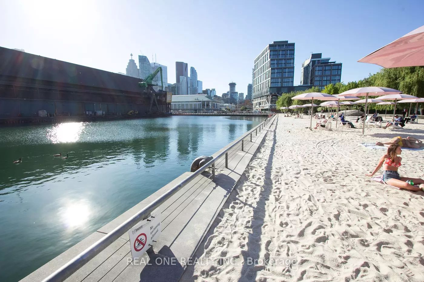 20 Richardson St, #809