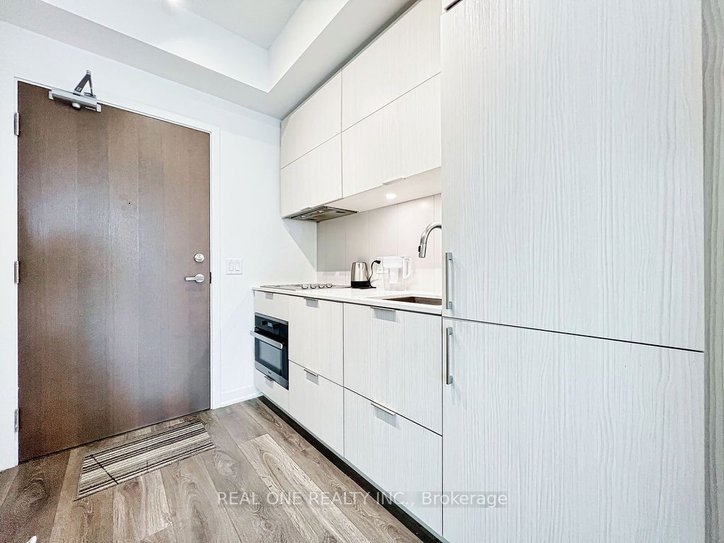 20 Richardson St, #809