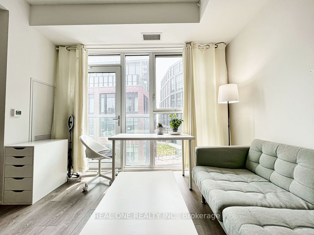 20 Richardson St, #809