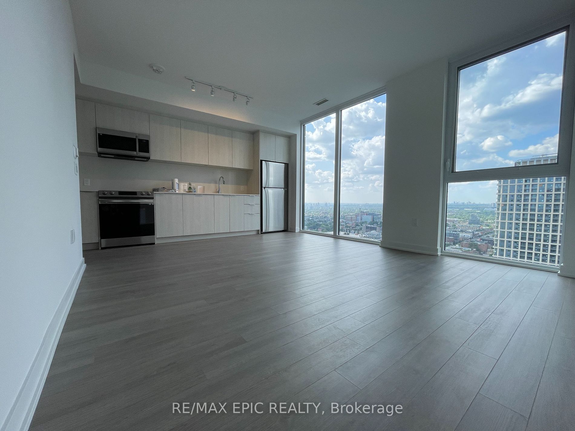 357 King Street W, #4003