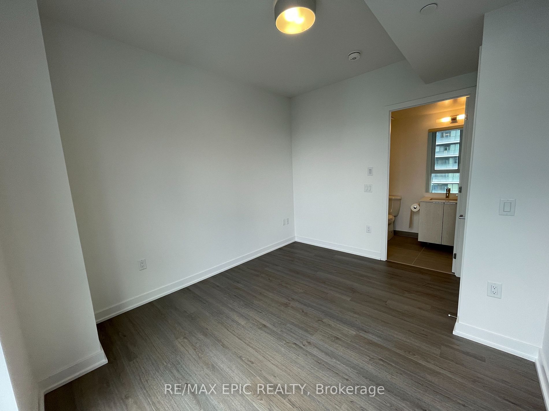 357 King Street W, #4003