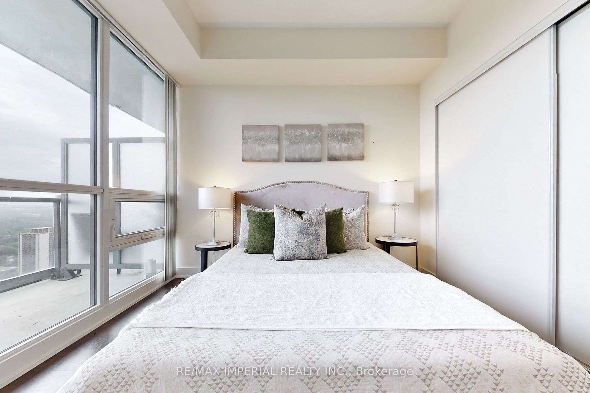 30 Roehampton Ave, #3204