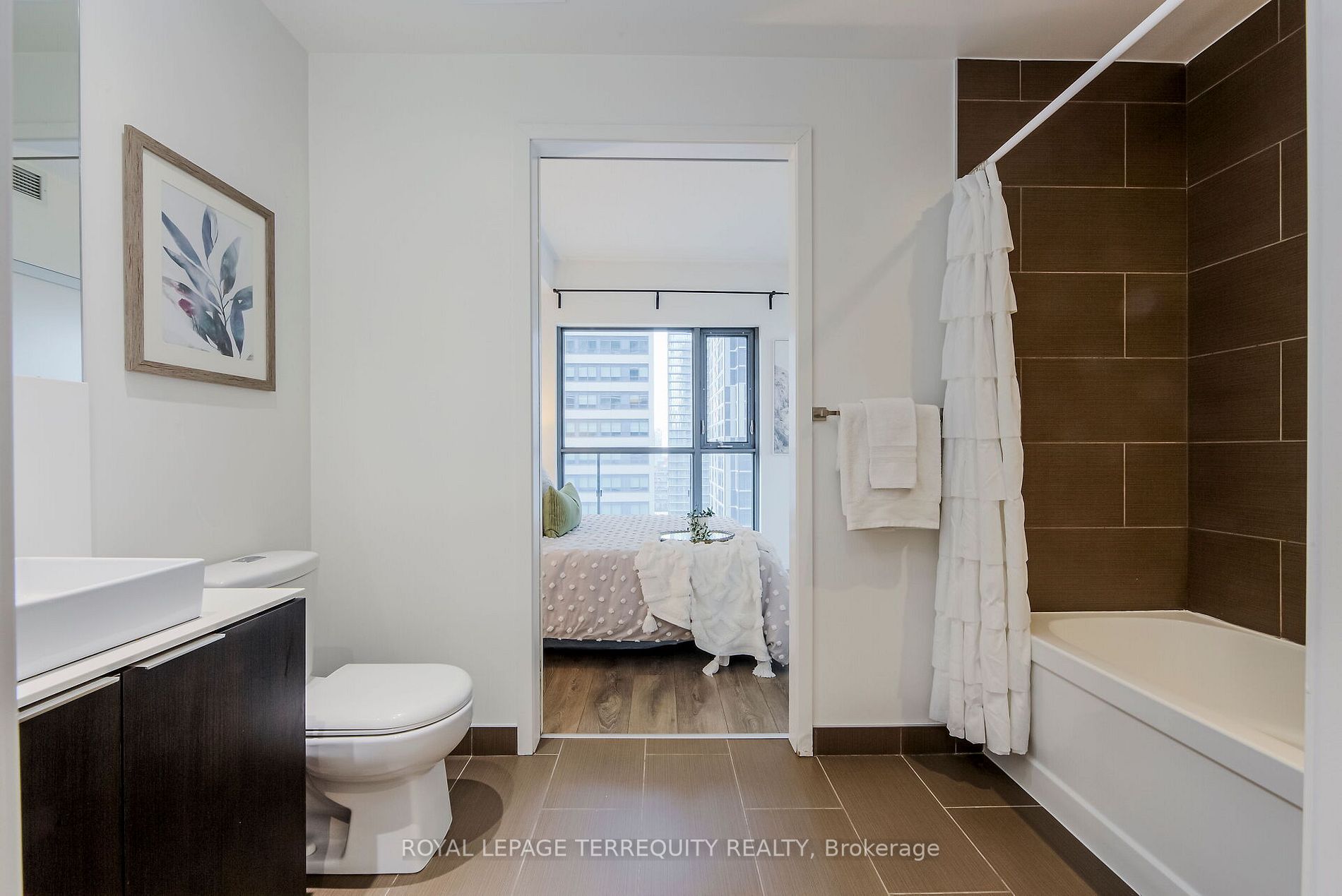 159 Dundas St E, #1601