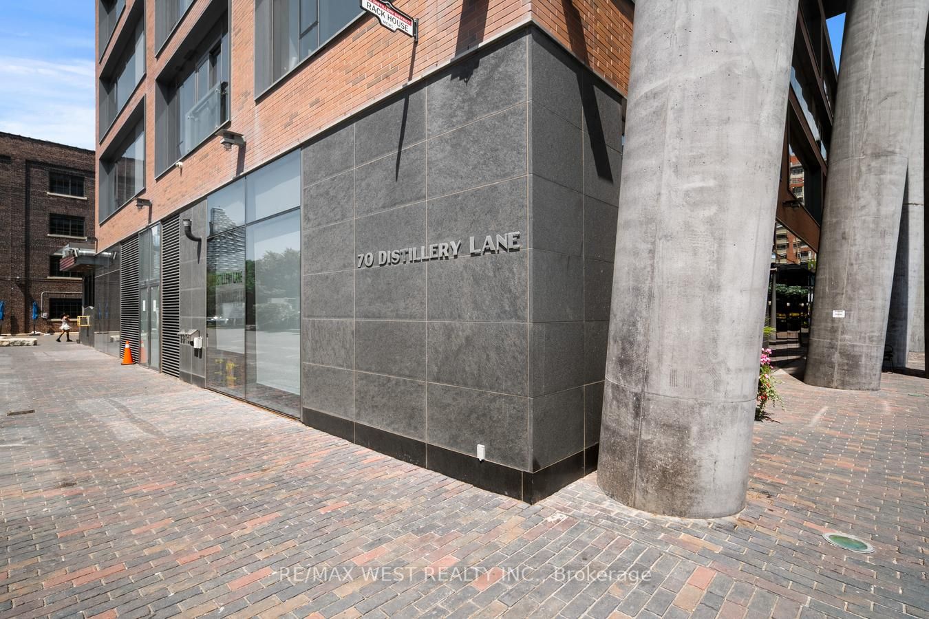 70 Distillery Lane, #1305