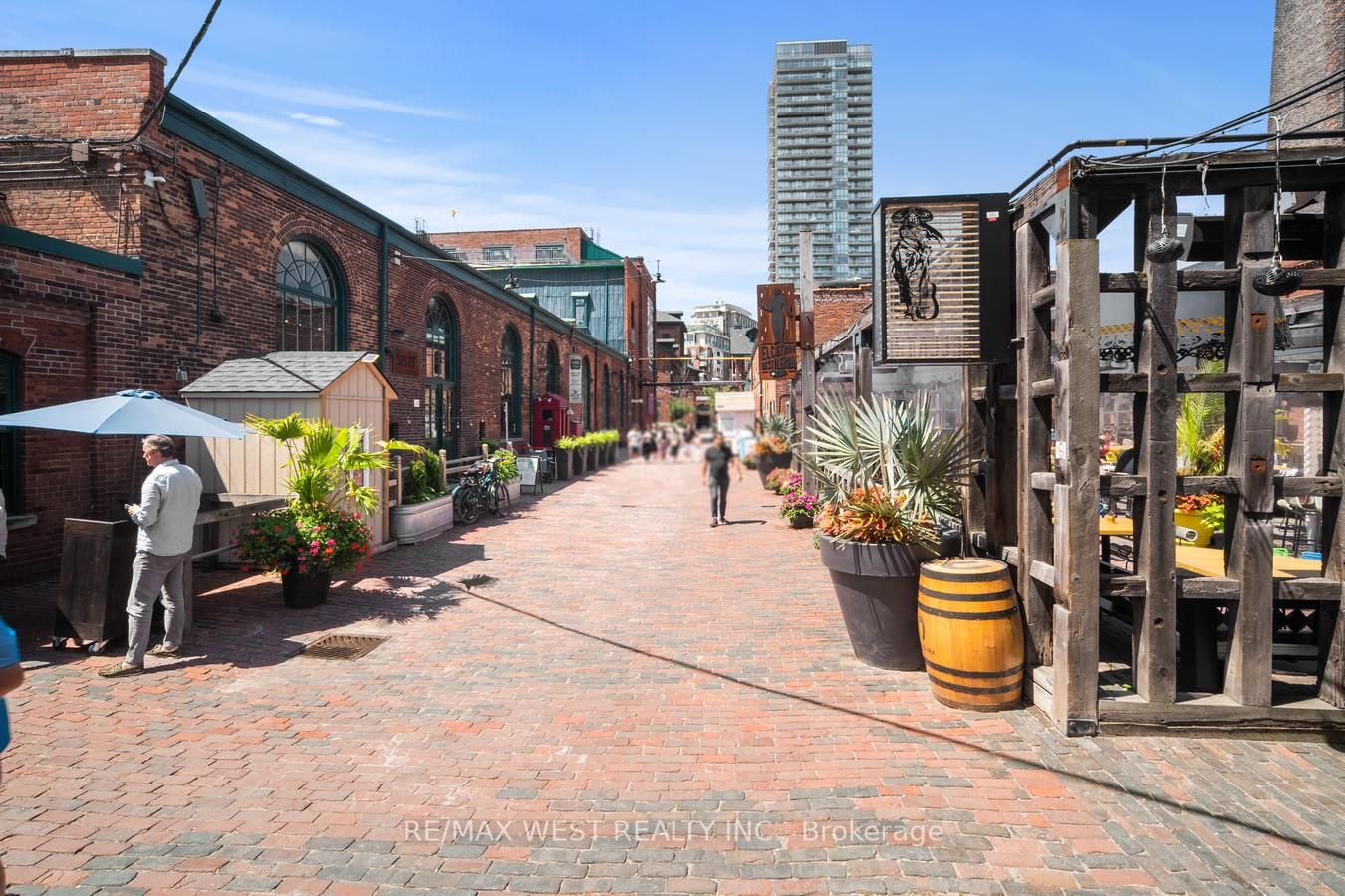 70 Distillery Lane, #1305