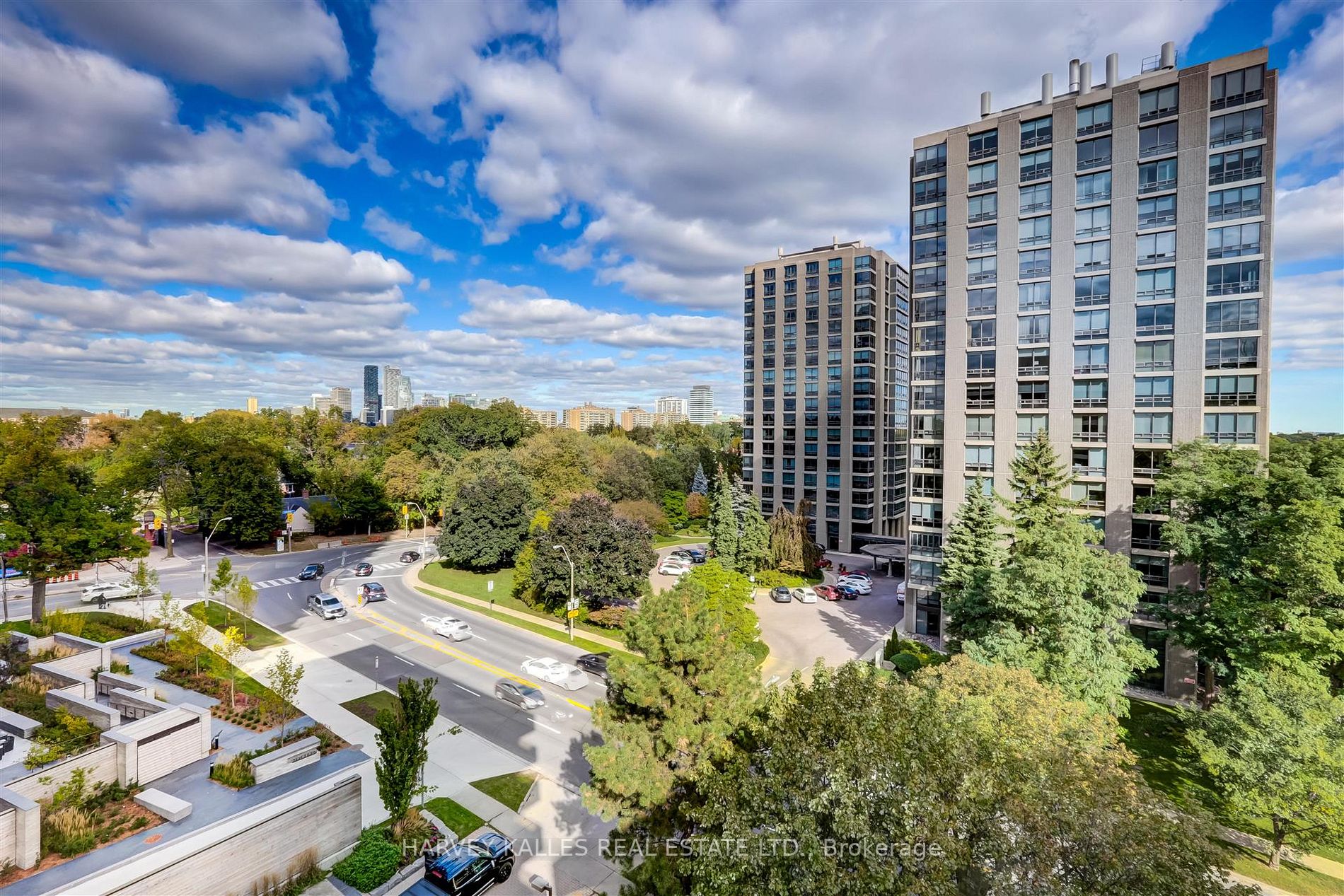 616 Avenue Rd, #602