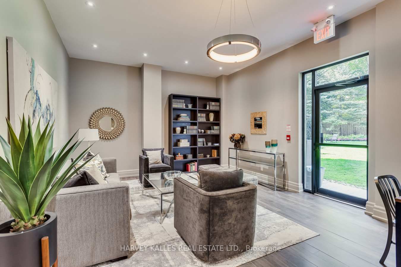 616 Avenue Rd, #602