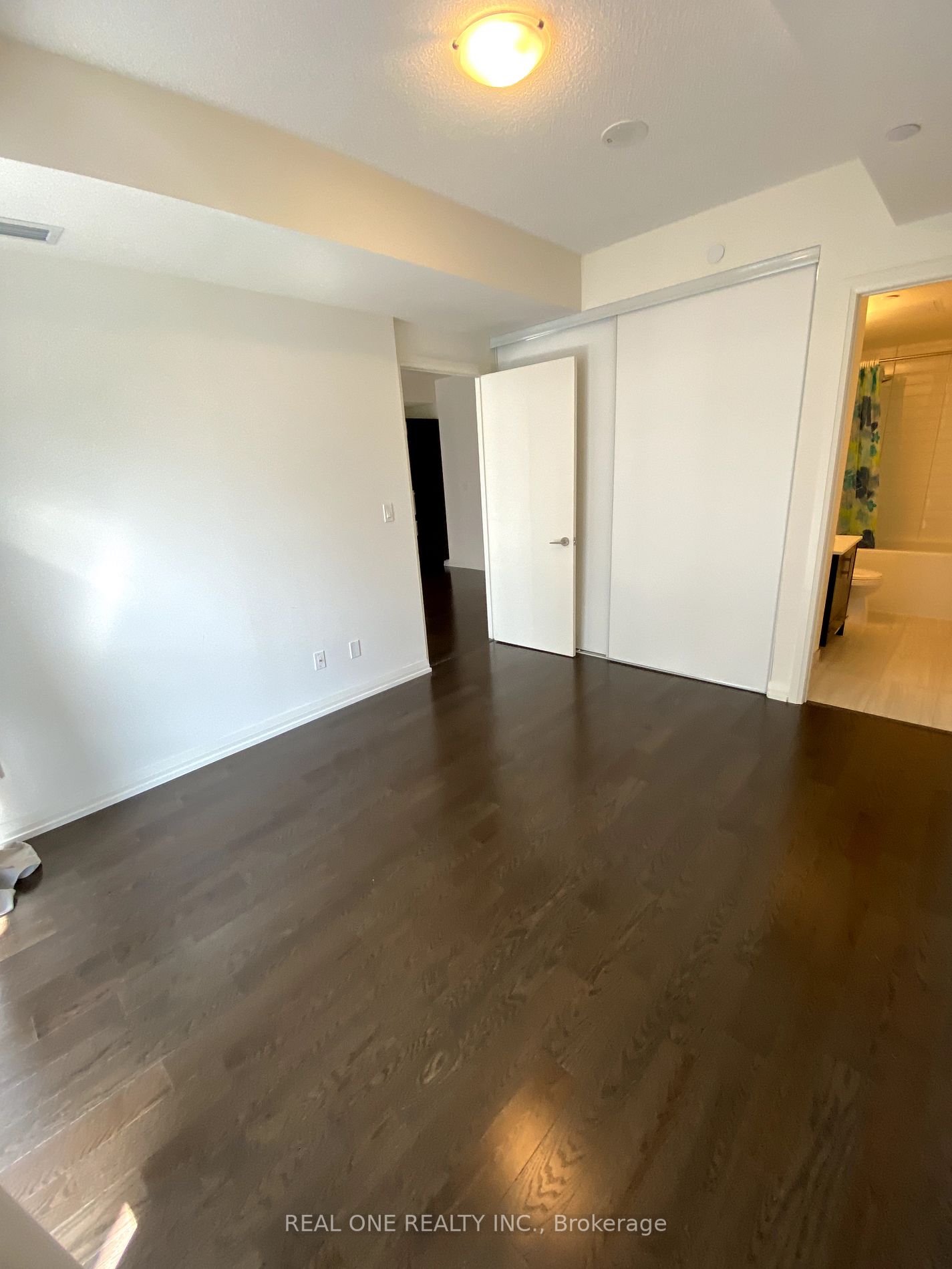 460 Adelaide St E, #518