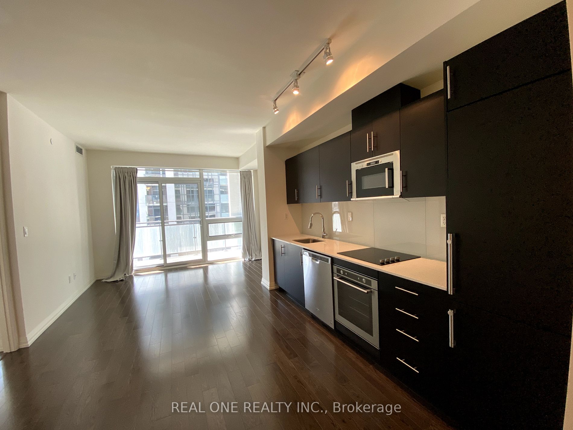 460 Adelaide St E, #518