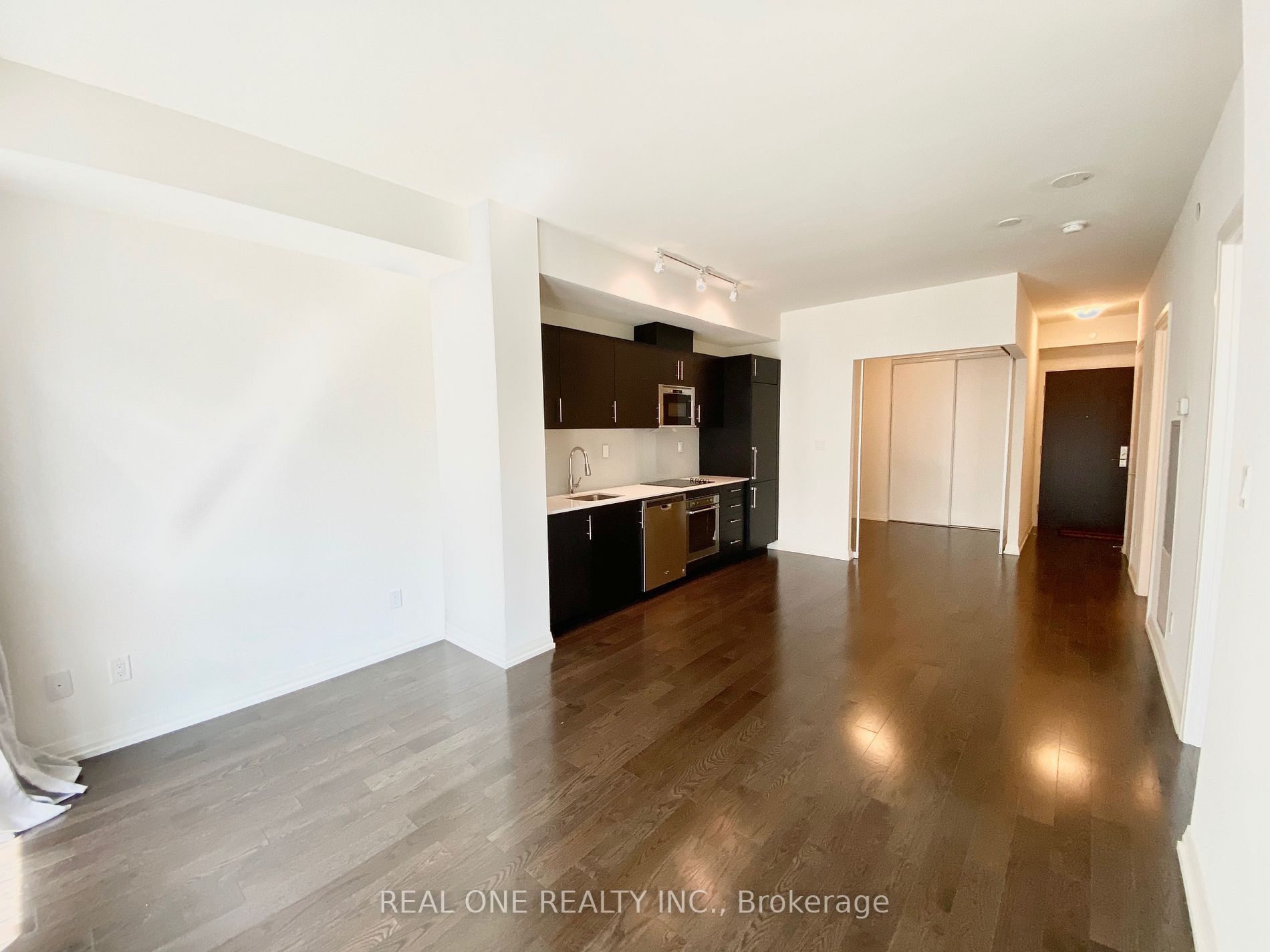 460 Adelaide St E, #518