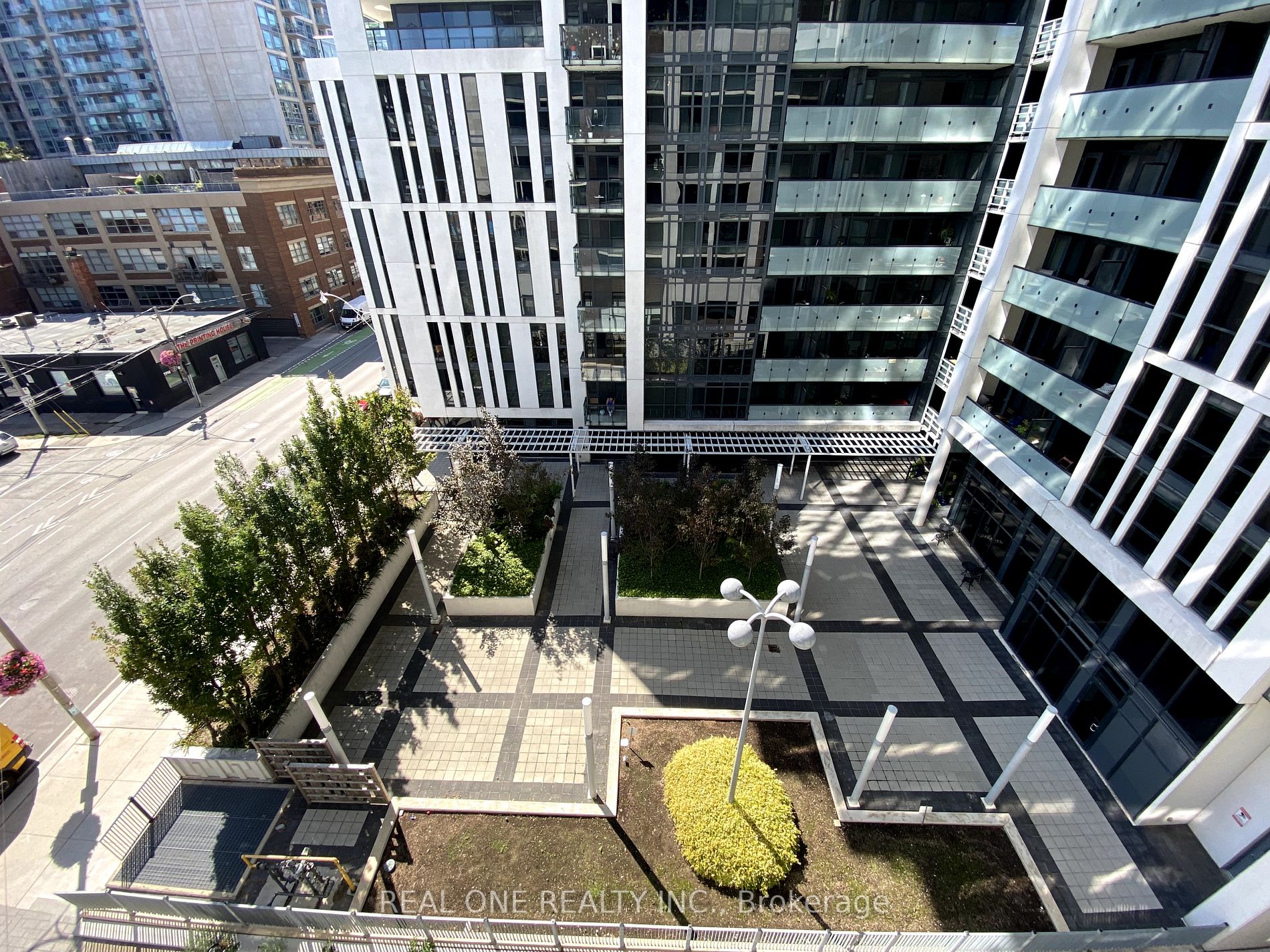 460 Adelaide St E, #518