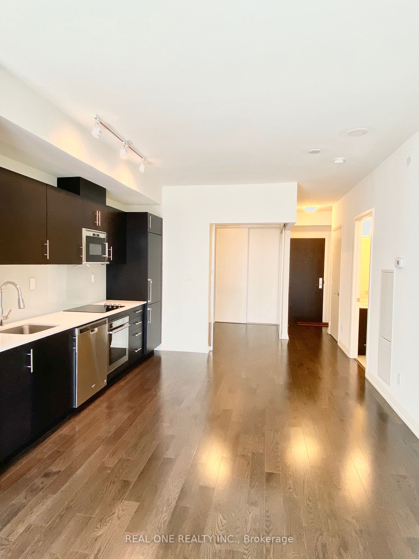 460 Adelaide St E, #518