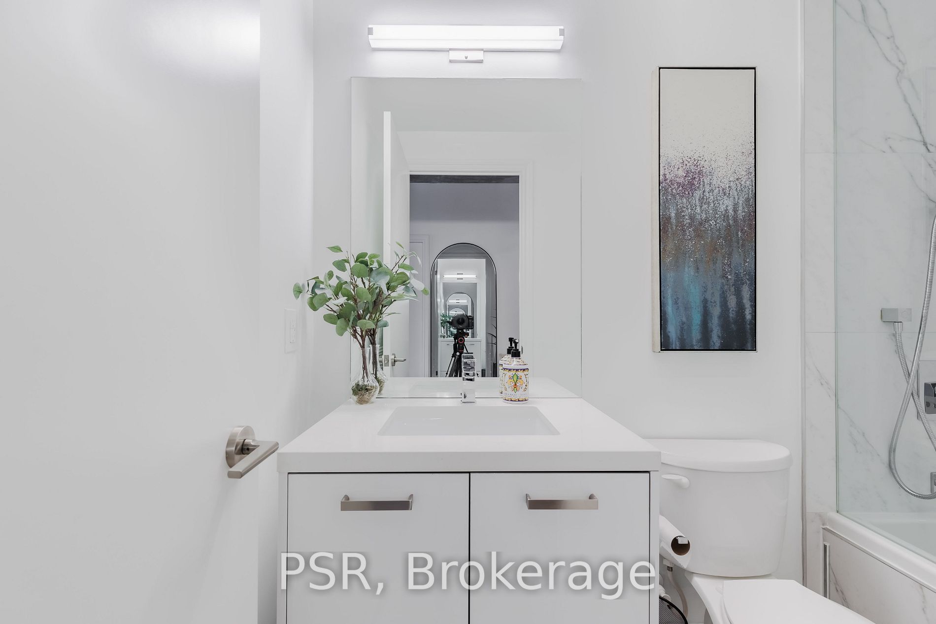 608 Richmond St W, #317