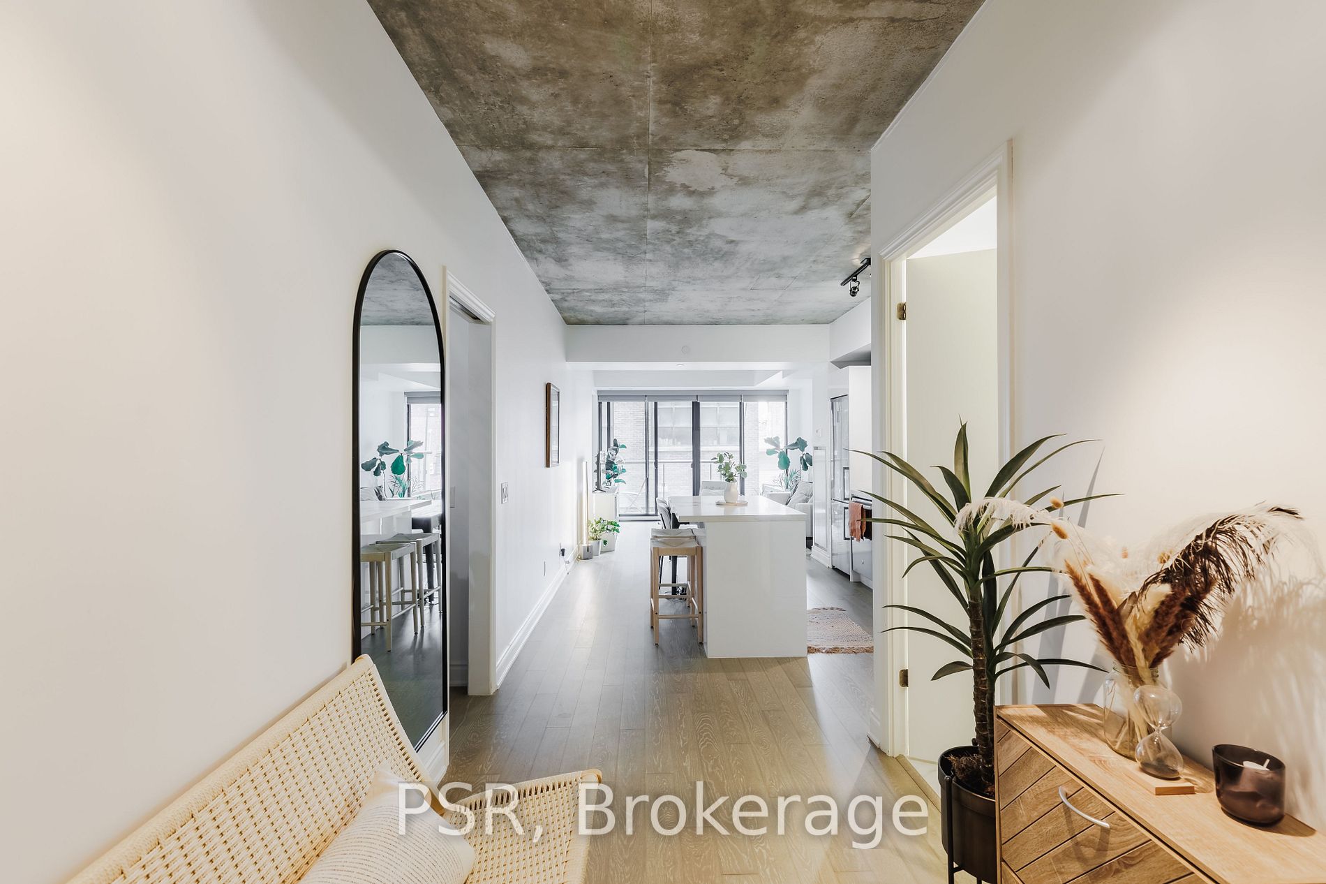 608 Richmond St W, #317