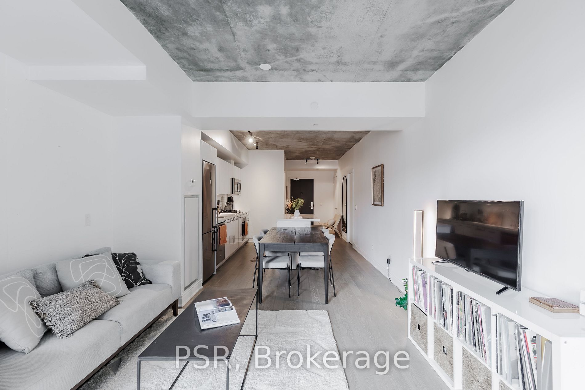 608 Richmond St W, #317
