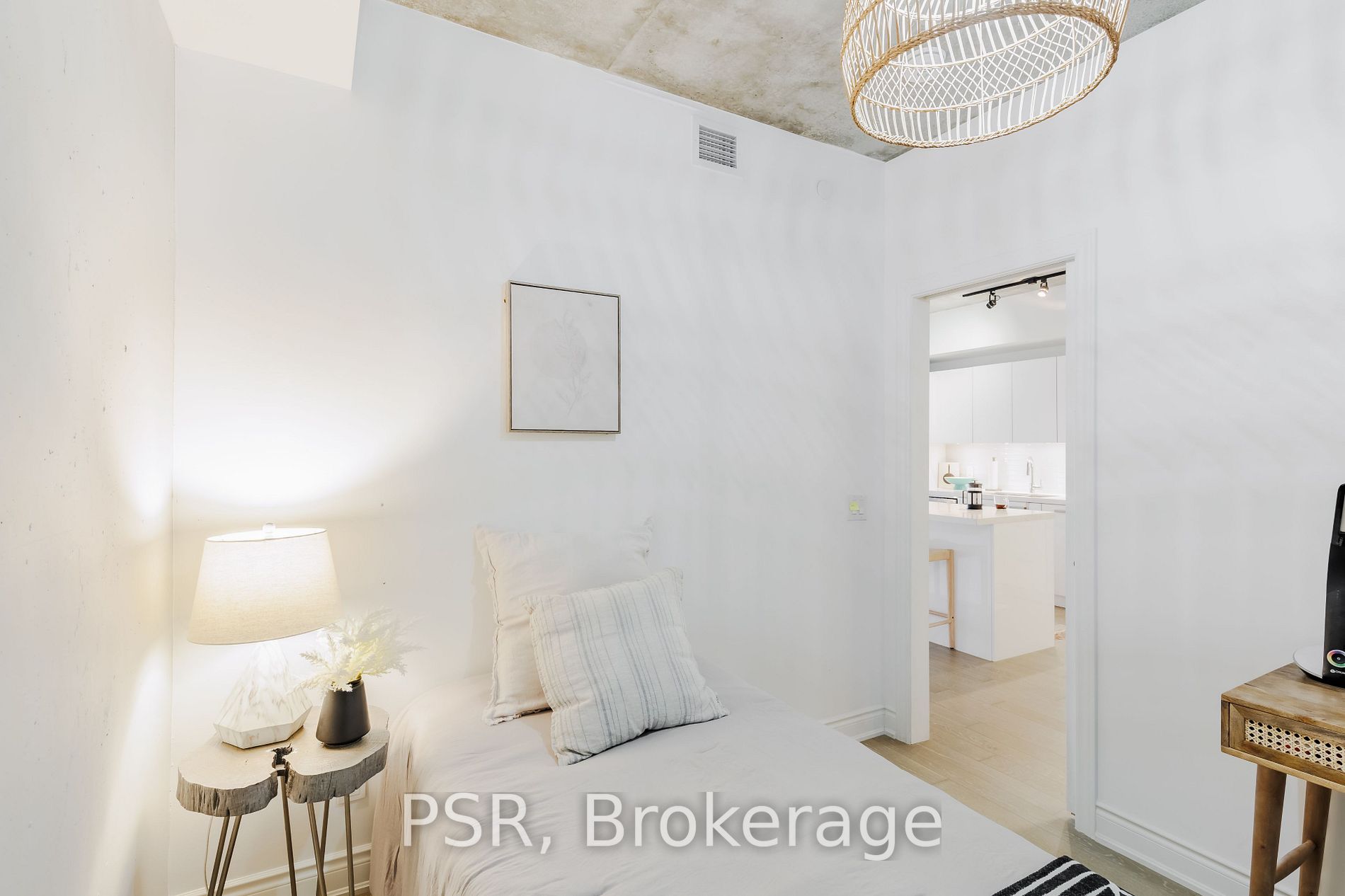 608 Richmond St W, #317