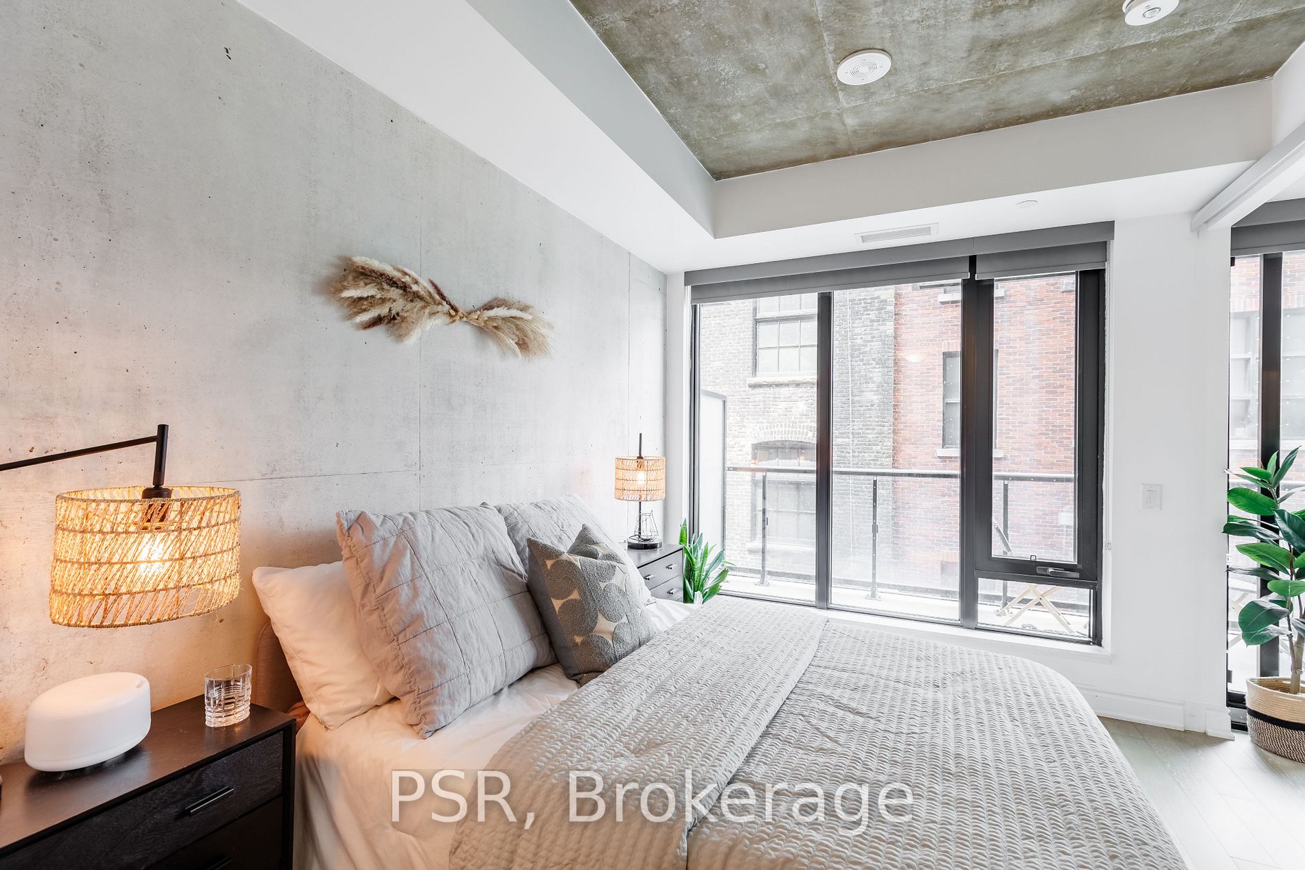 608 Richmond St W, #317