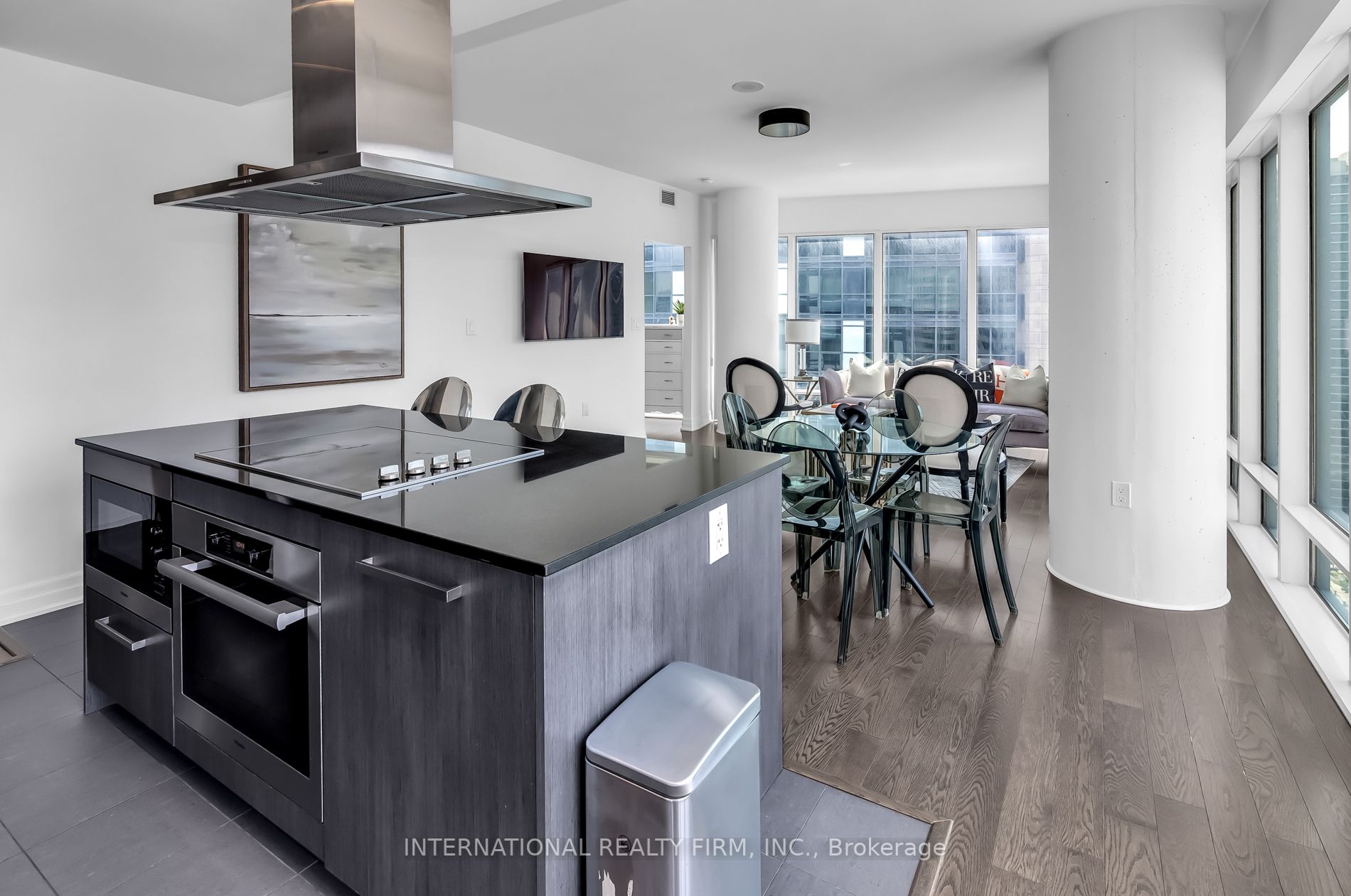 8 The Esplanade Ave, #2302