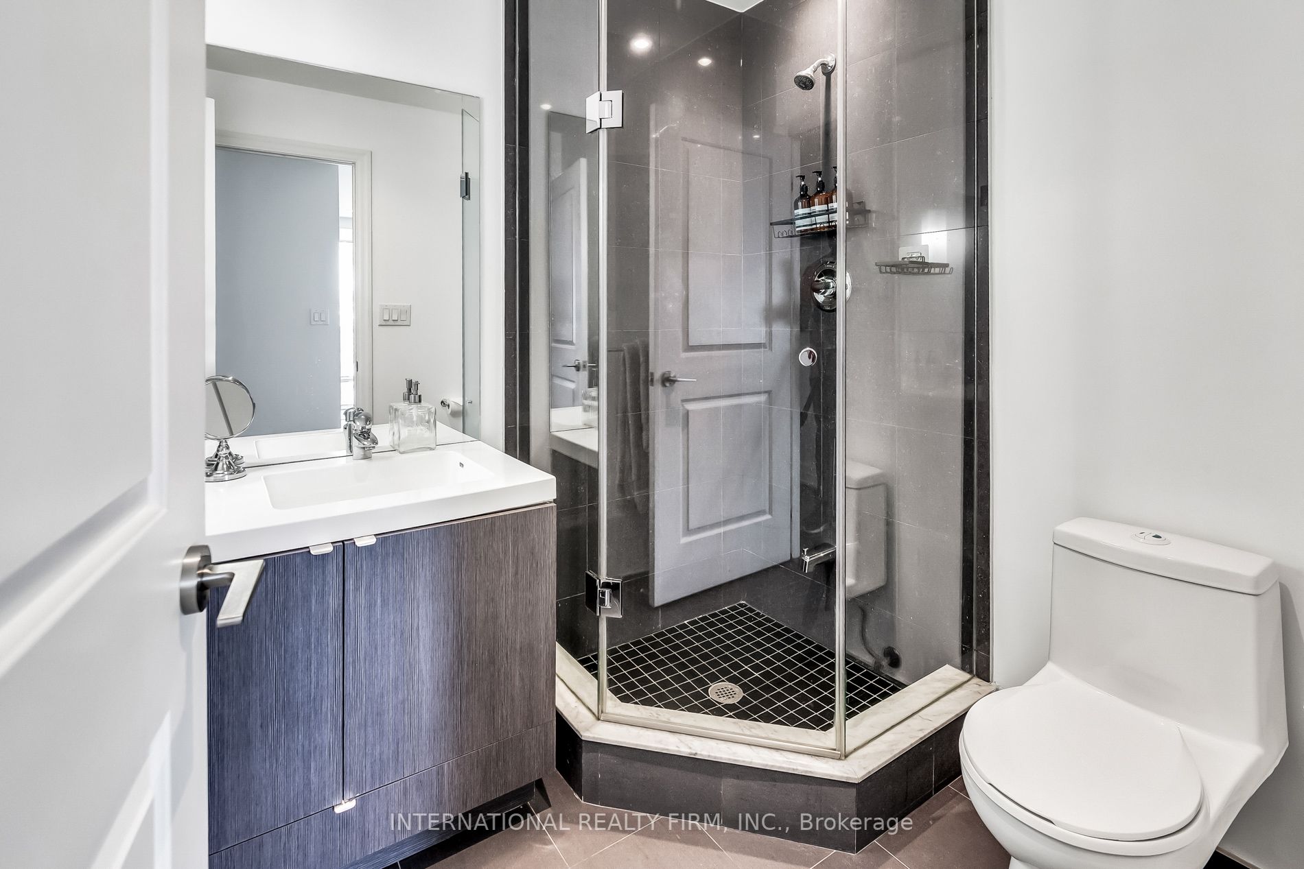 8 The Esplanade Ave, #2302