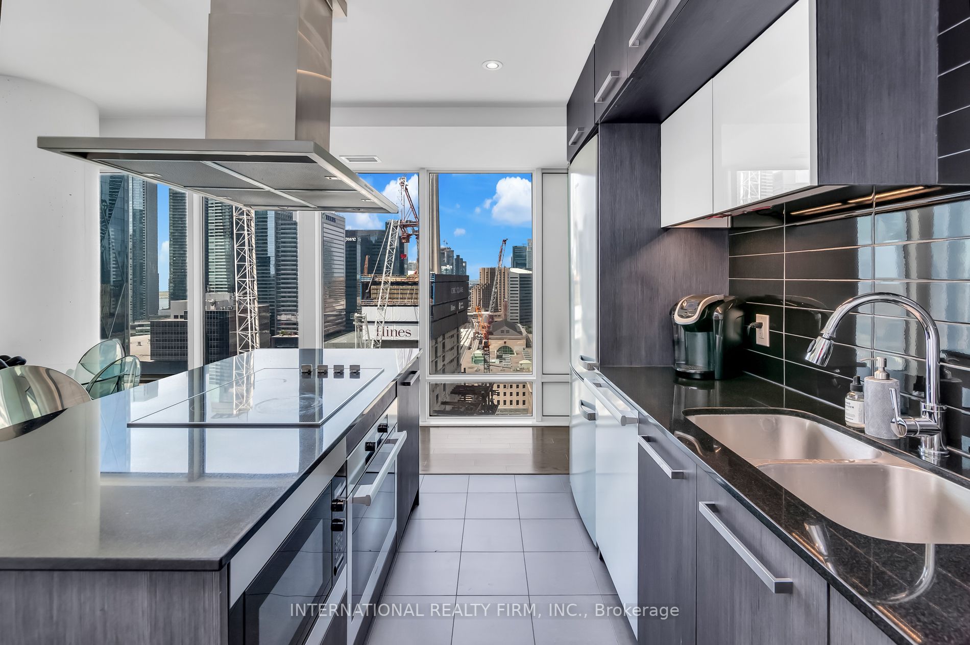8 The Esplanade Ave, #2302