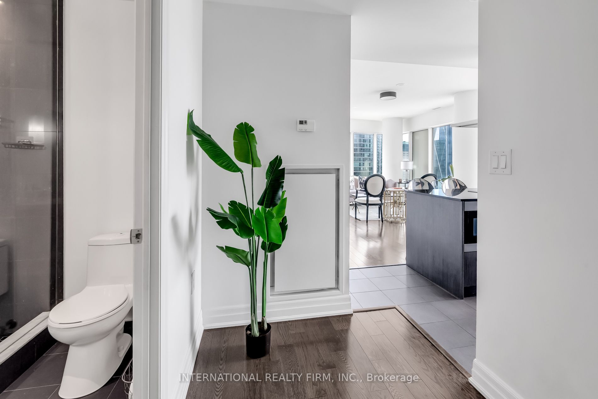 8 The Esplanade Ave, #2302