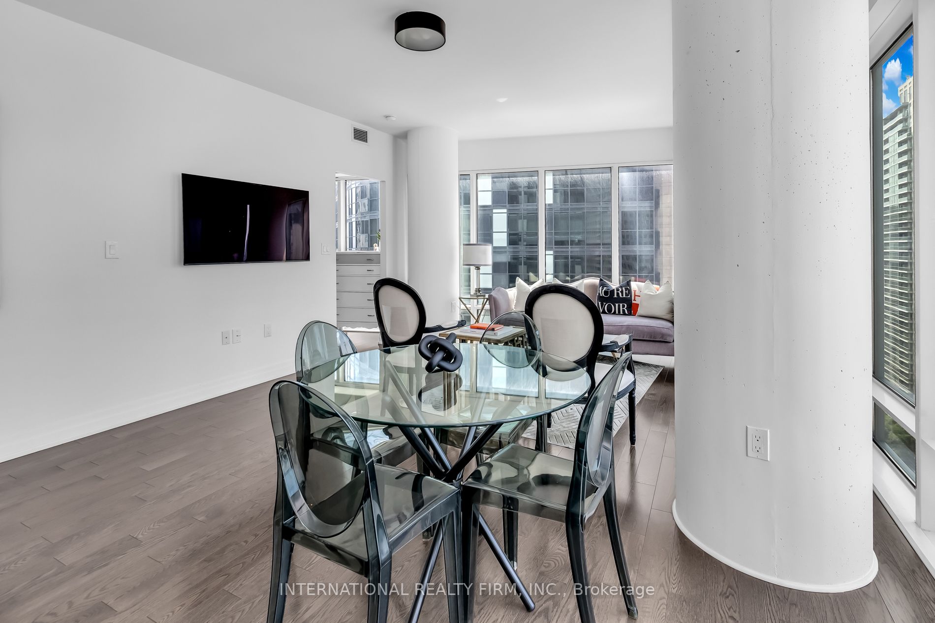 8 The Esplanade Ave, #2302