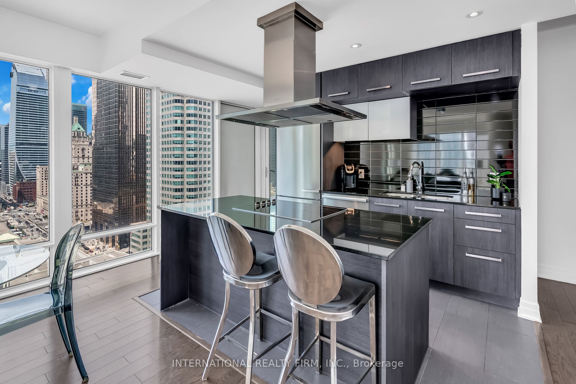 8 The Esplanade Ave, #2302