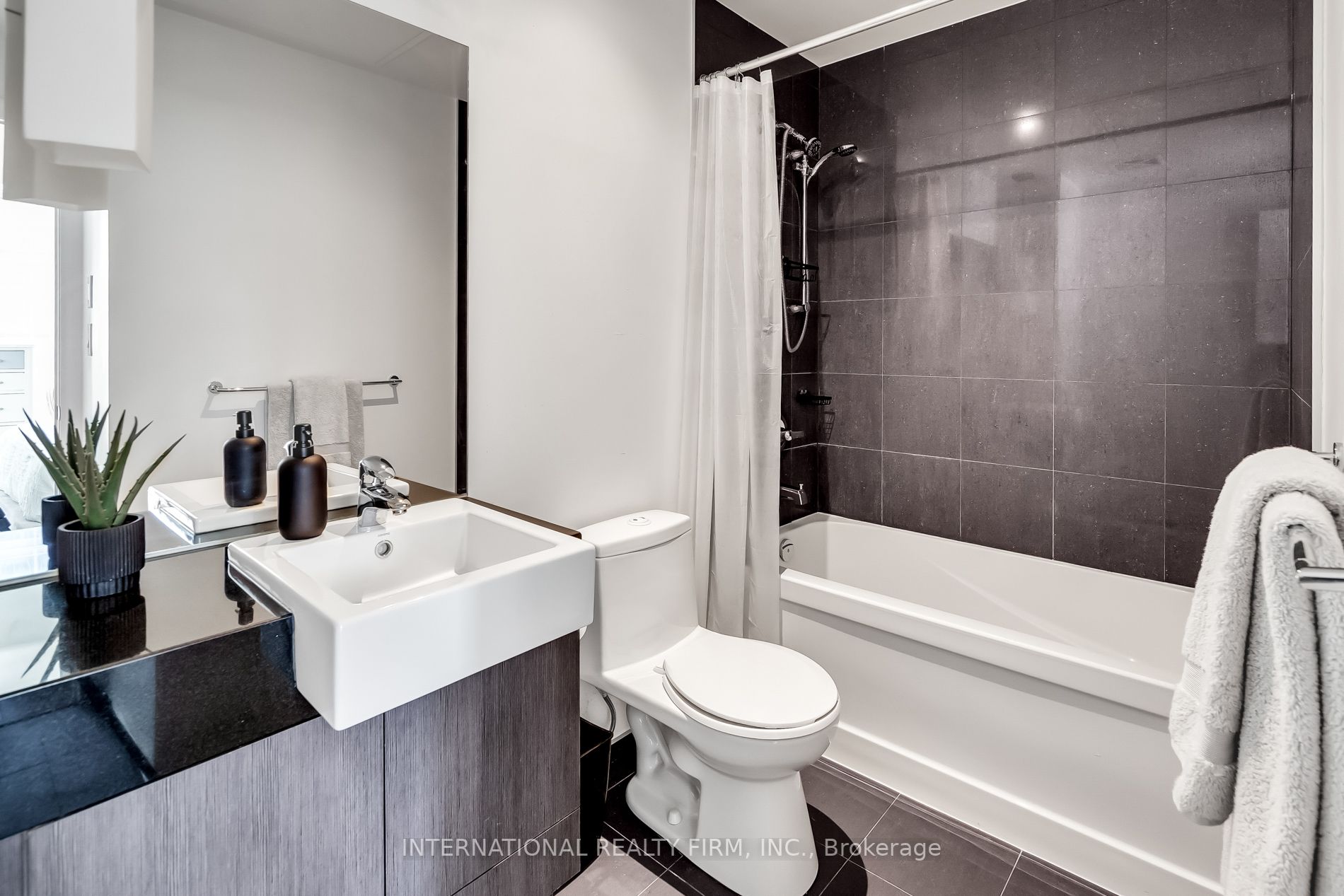 8 The Esplanade Ave, #2302