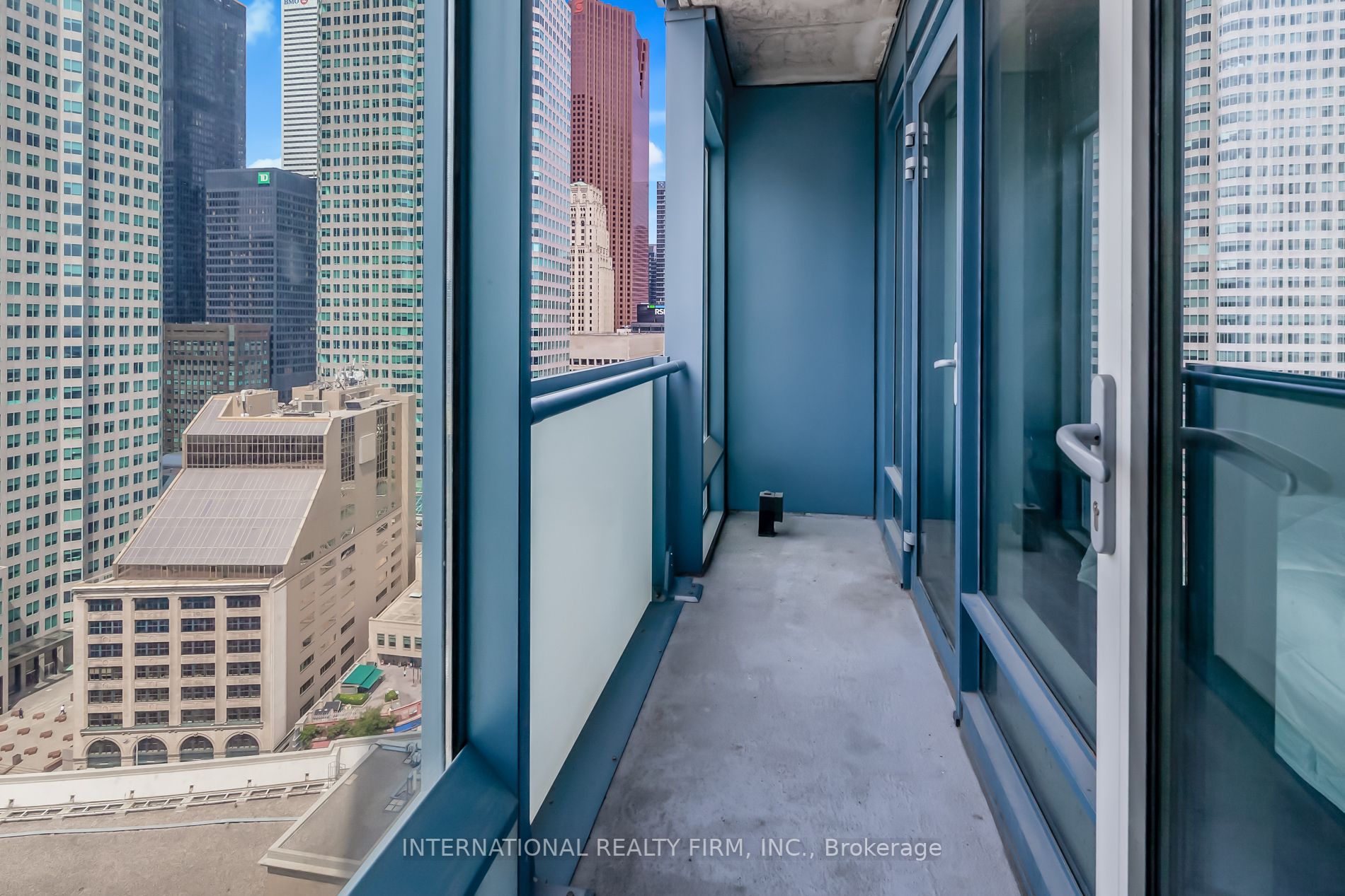 8 The Esplanade Ave, #2302