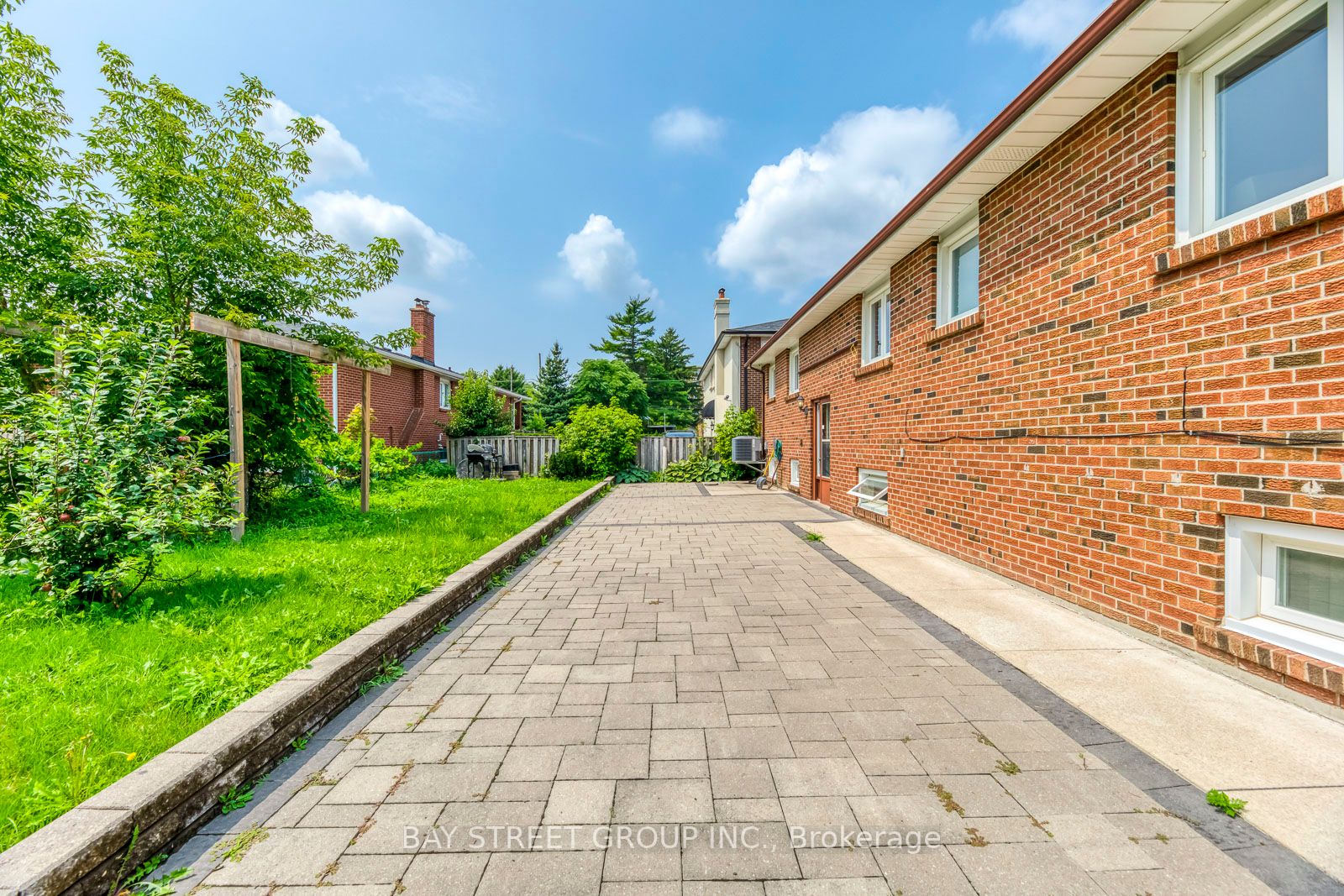 765 Sheppard Ave W